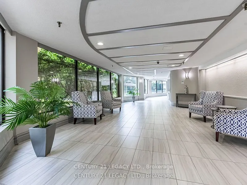 8 Lisa Street E, #1402