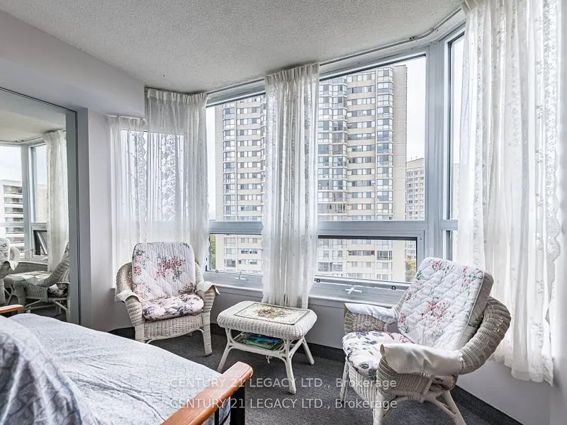 8 Lisa Street E, #1402