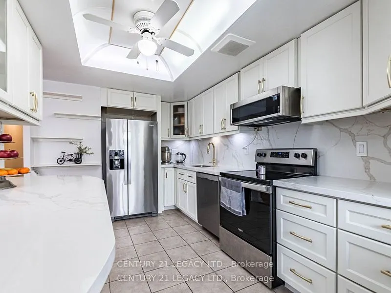 8 Lisa Street E, #1402