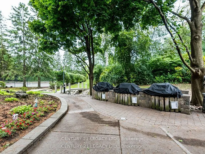 8 Lisa Street E, #1402