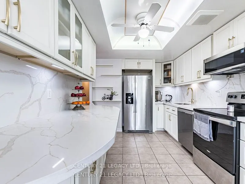 8 Lisa Street E, #1402