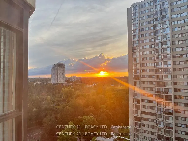 8 Lisa Street E, #1402
