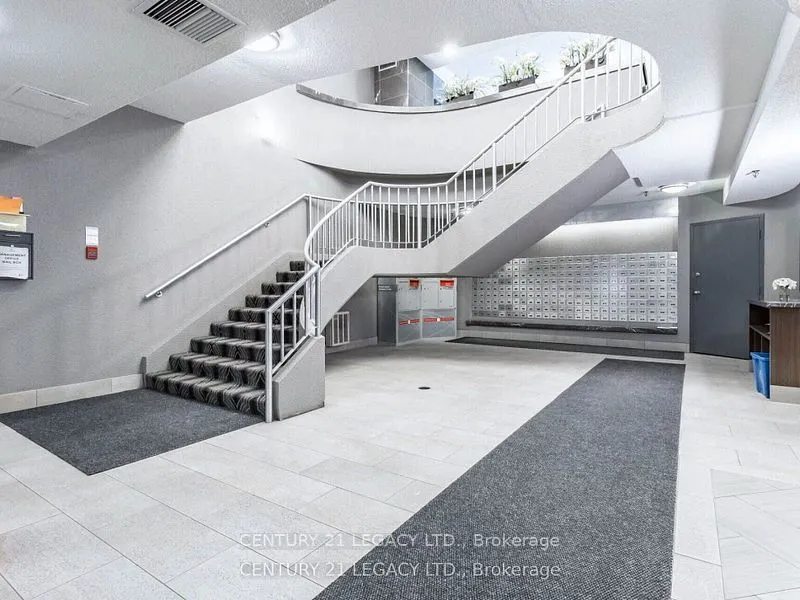 8 Lisa Street E, #1402