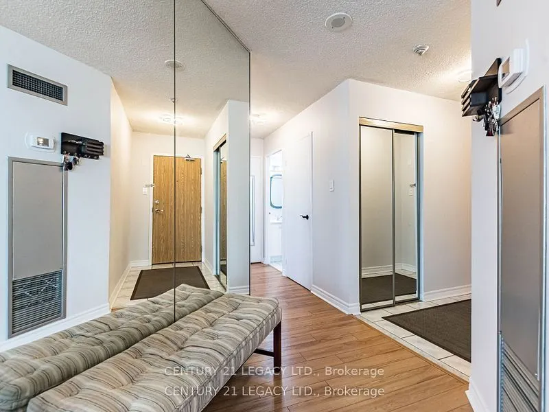8 Lisa Street E, #1402