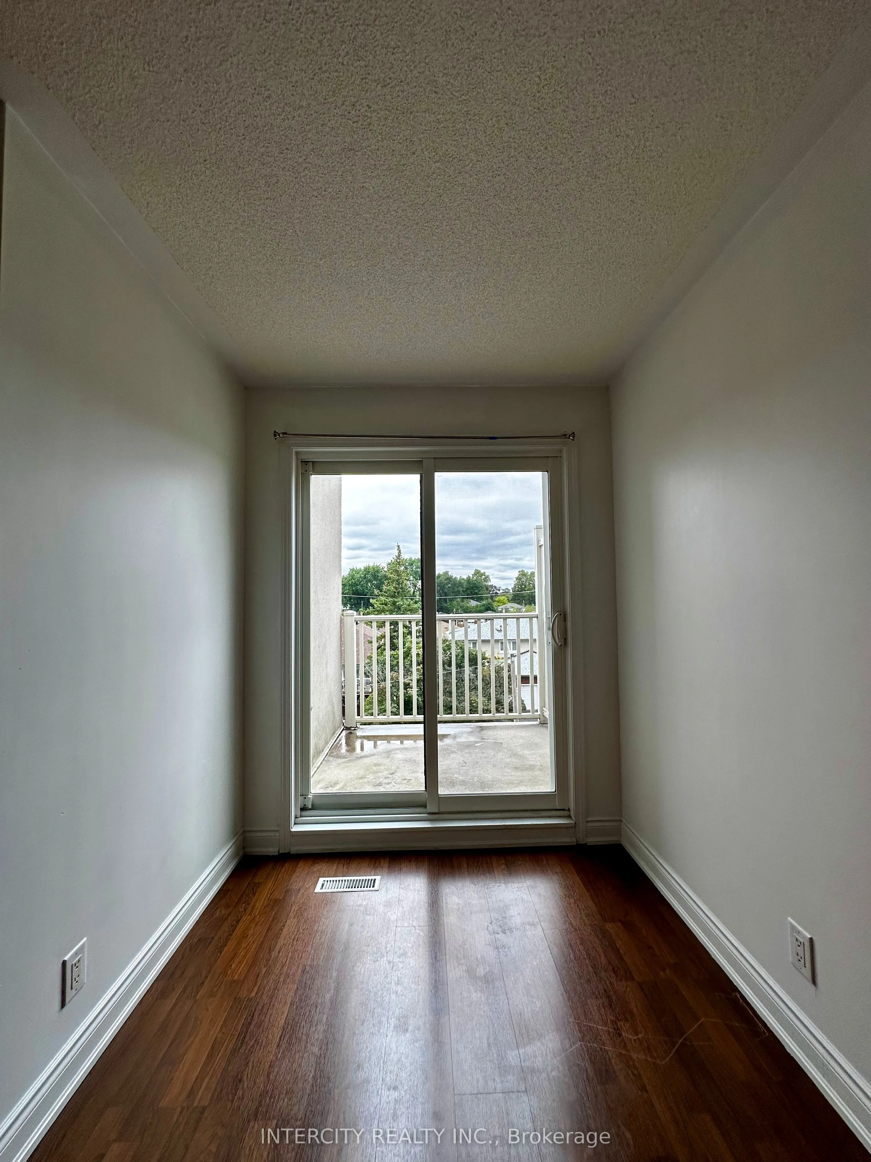 25 Richgrove Drive, #206