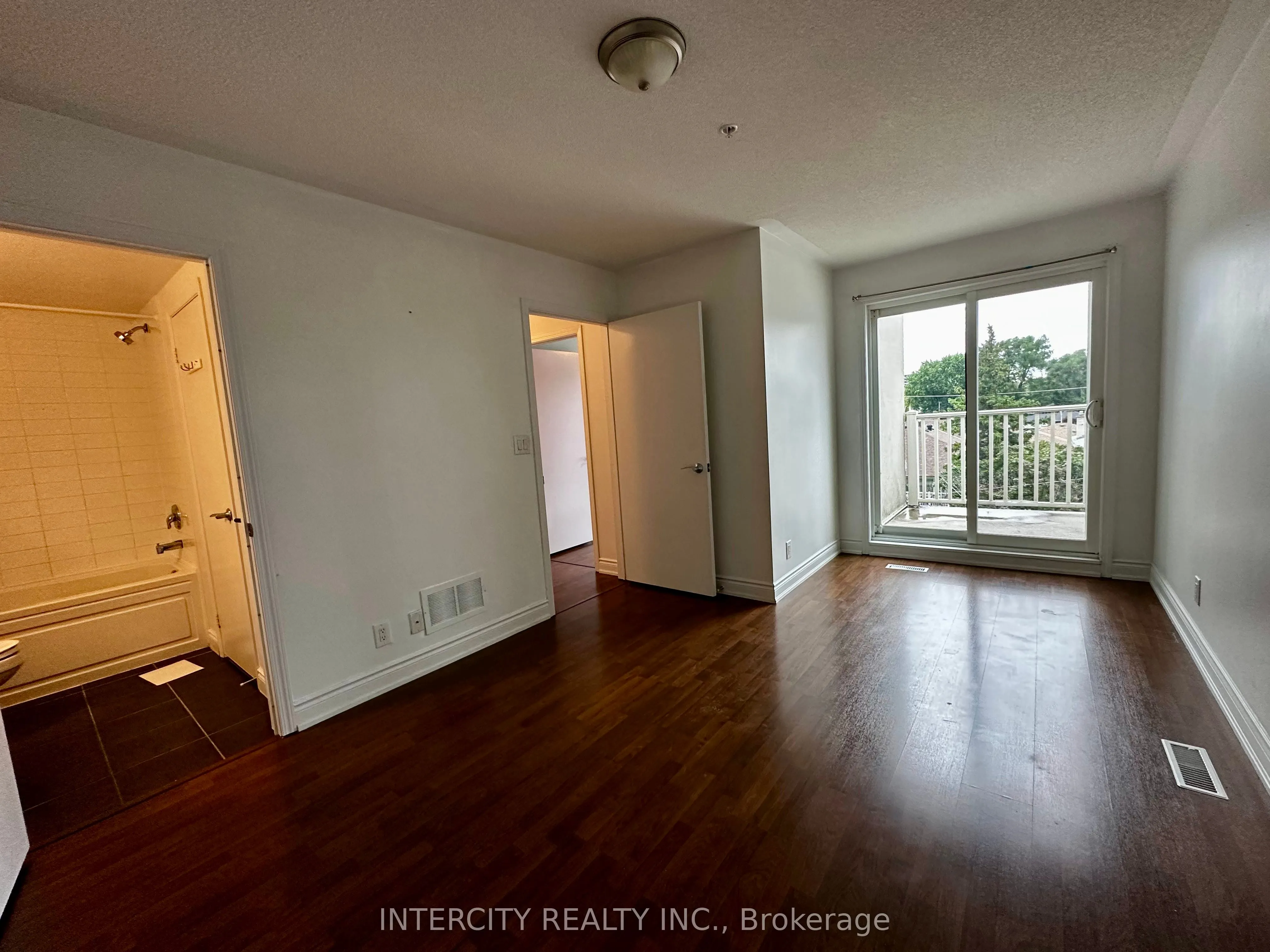 25 Richgrove Drive, #206