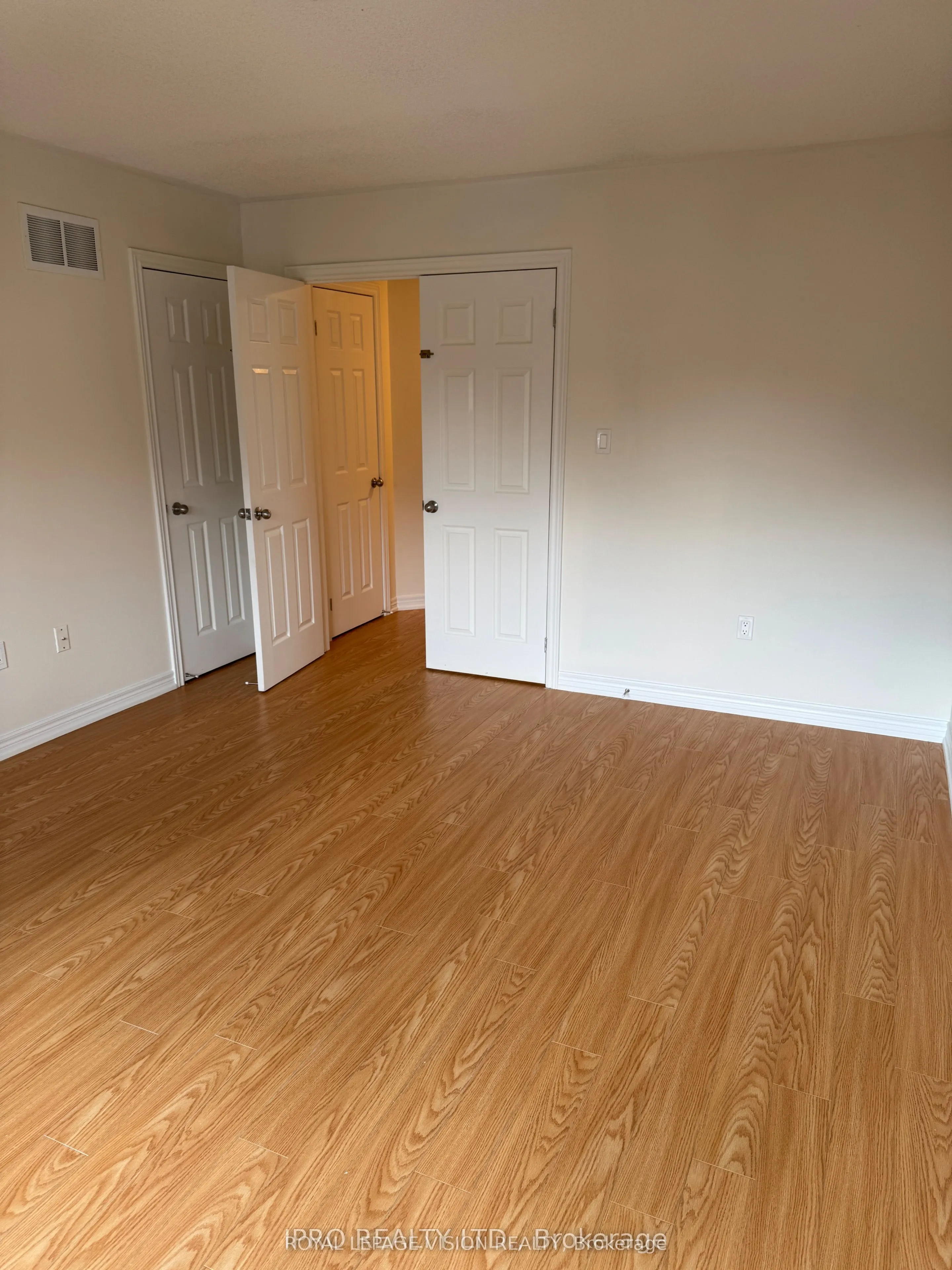 893 Transom Crescent