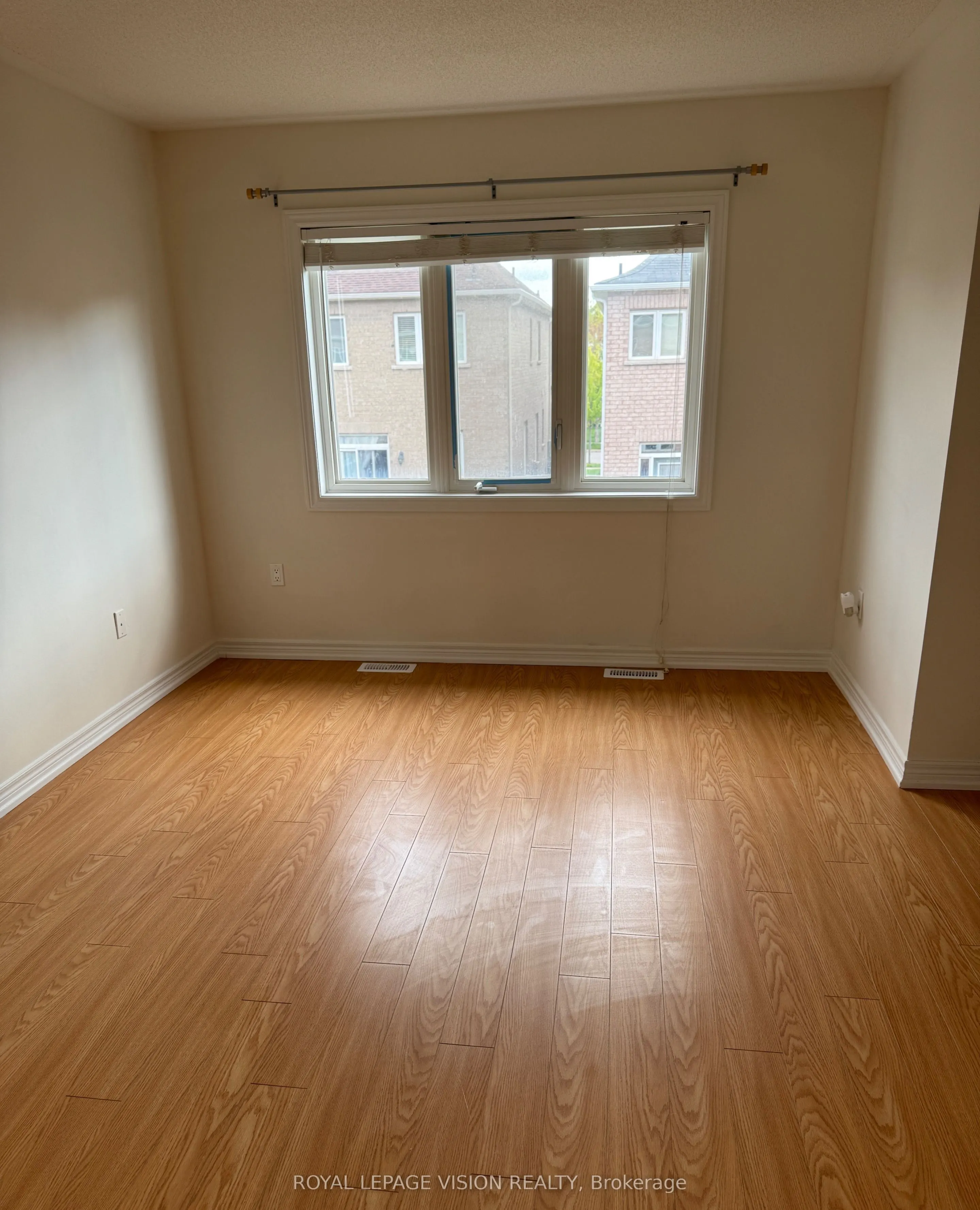 893 Transom Crescent