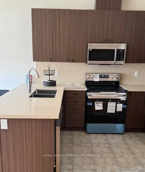 893 Transom Crescent