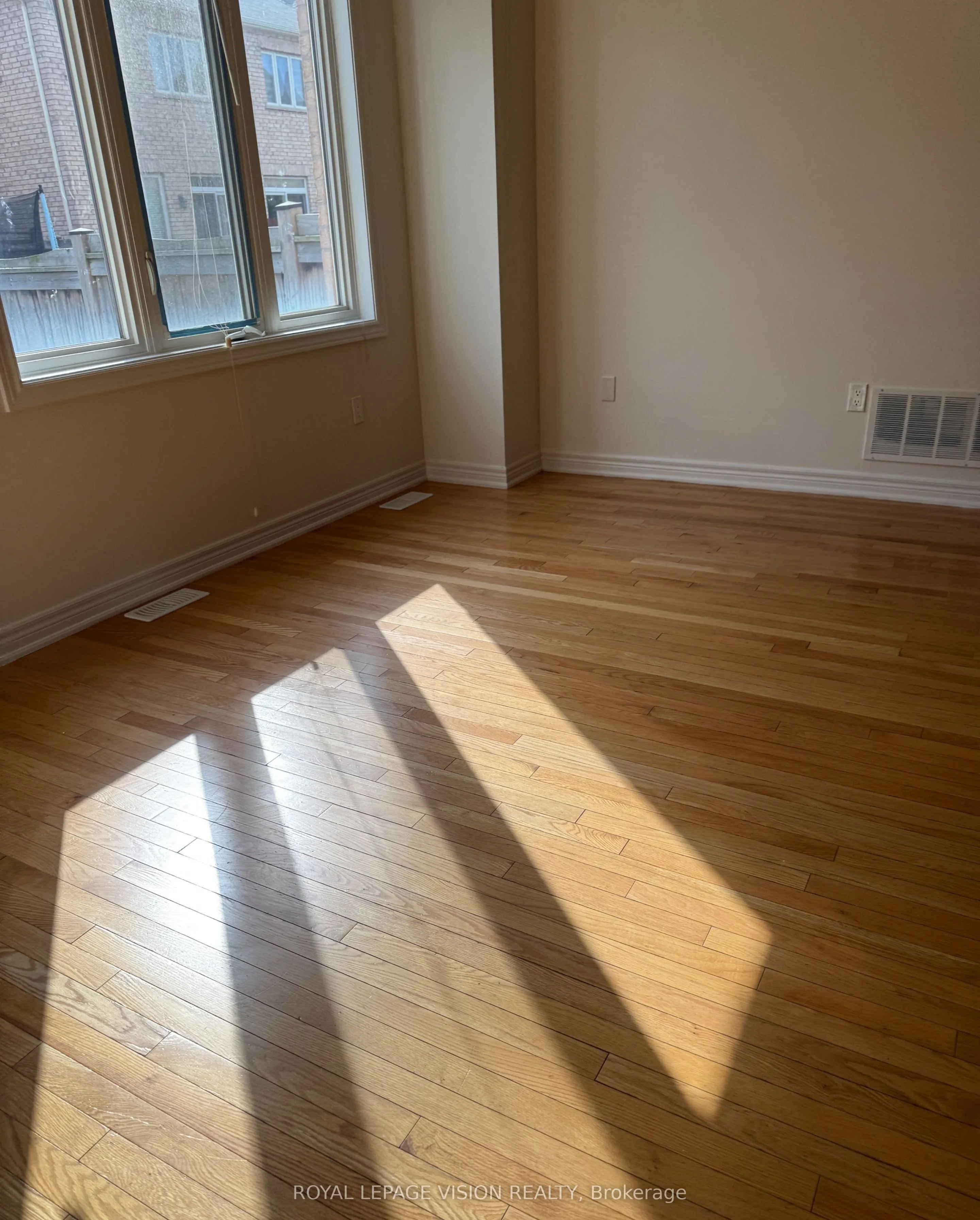 893 Transom Crescent