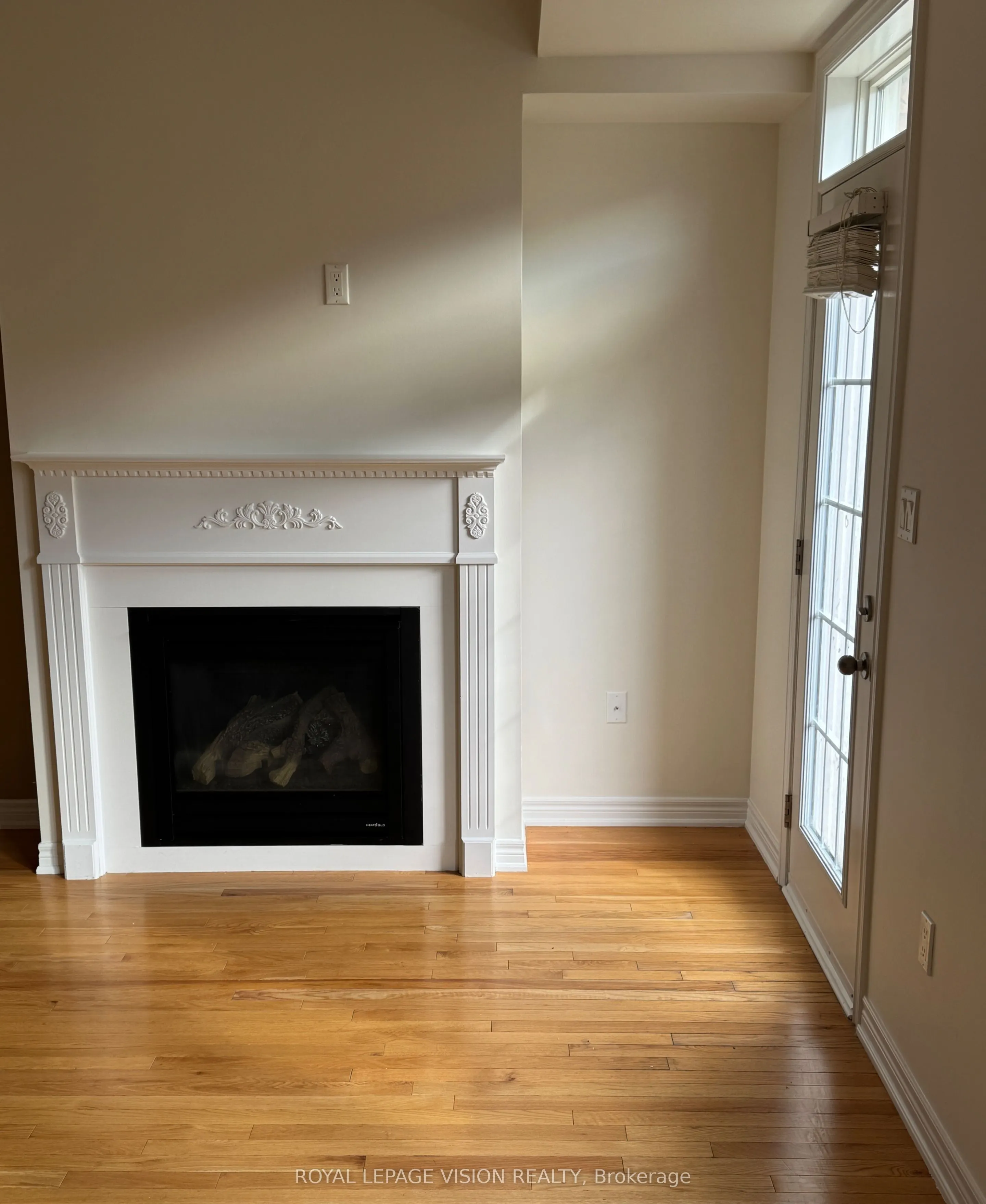 893 Transom Crescent