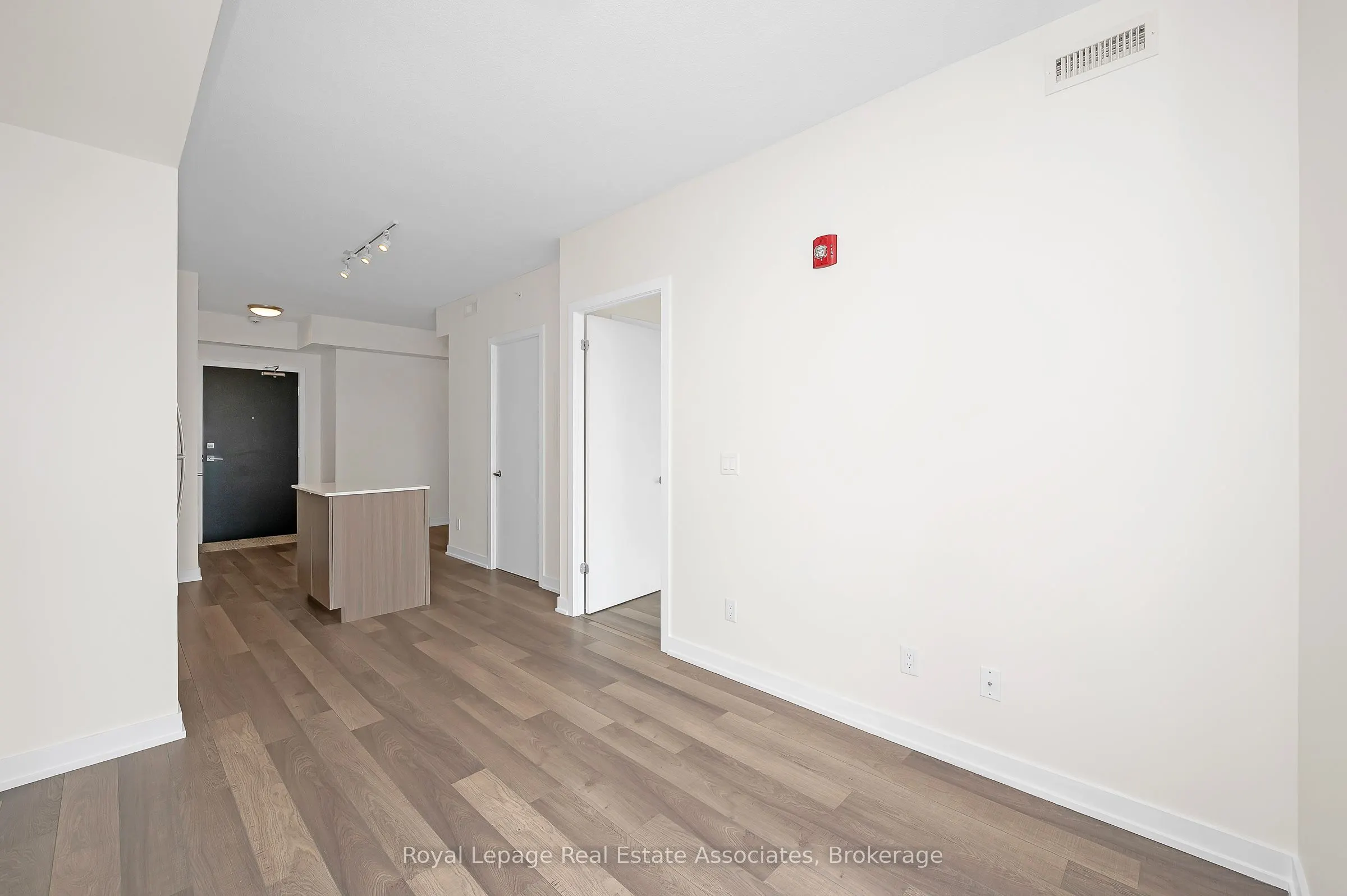 5240 Dundas Street, #B412