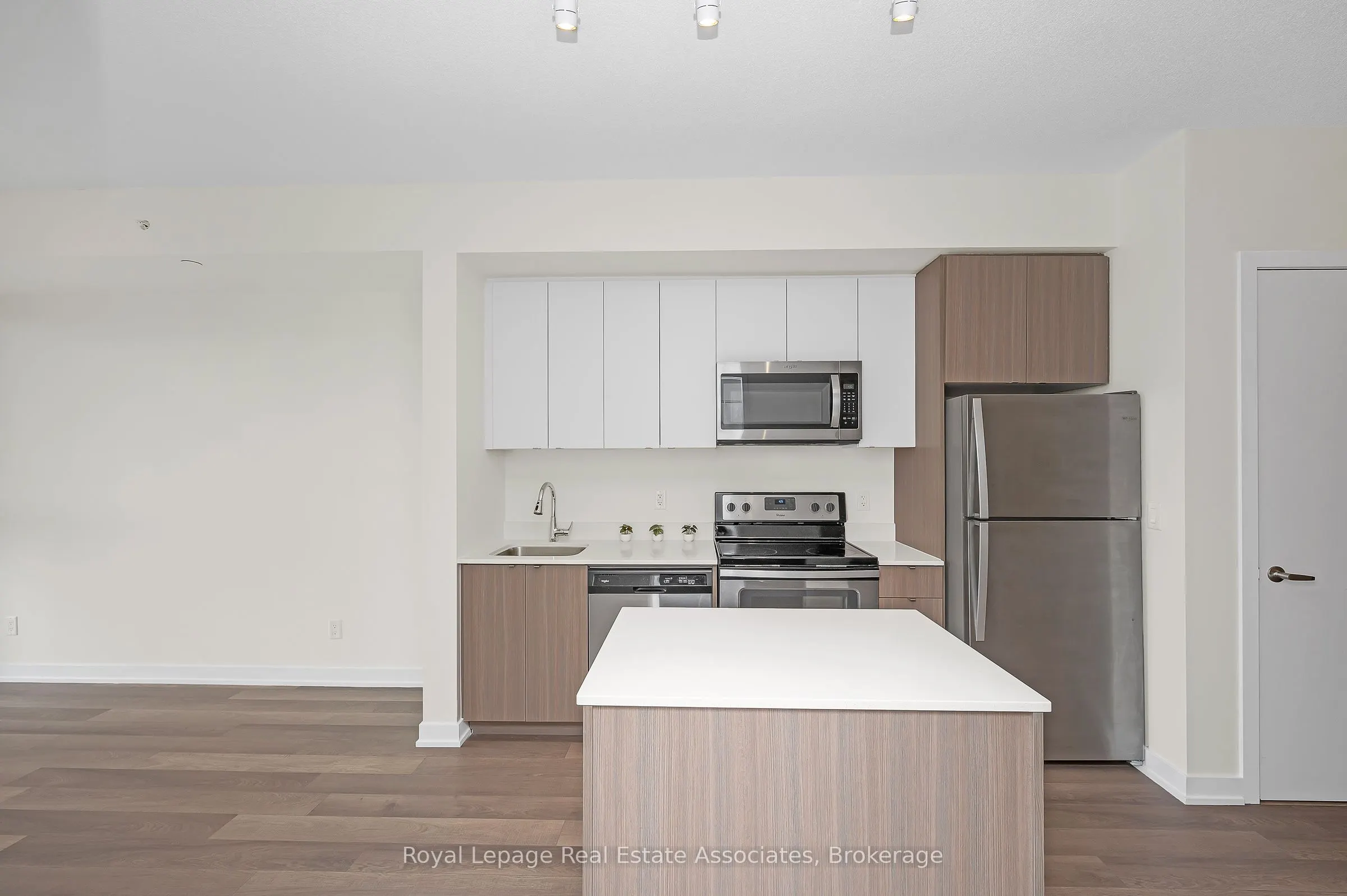 5240 Dundas Street, #B412