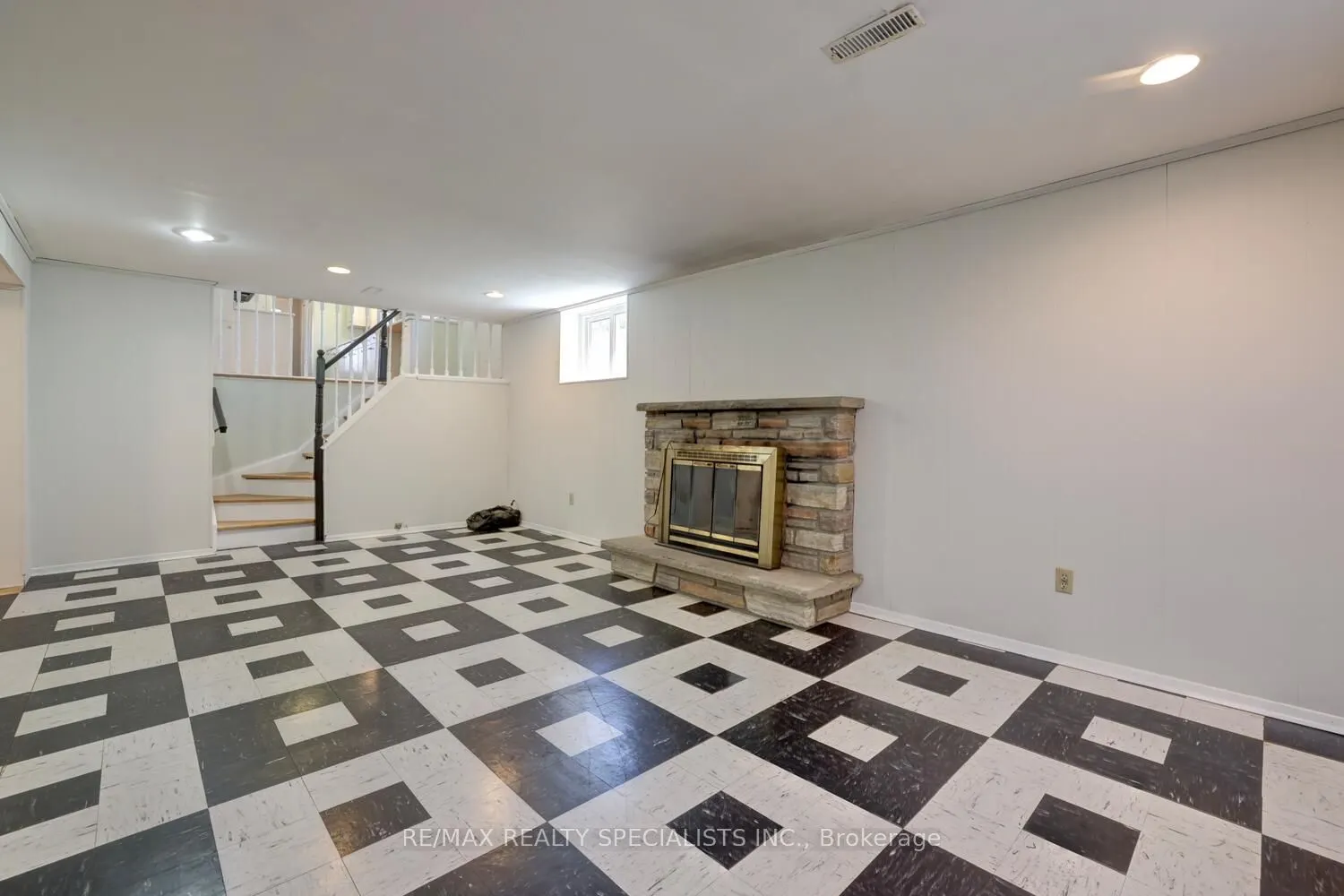 2202 Thorn Lodge Drive