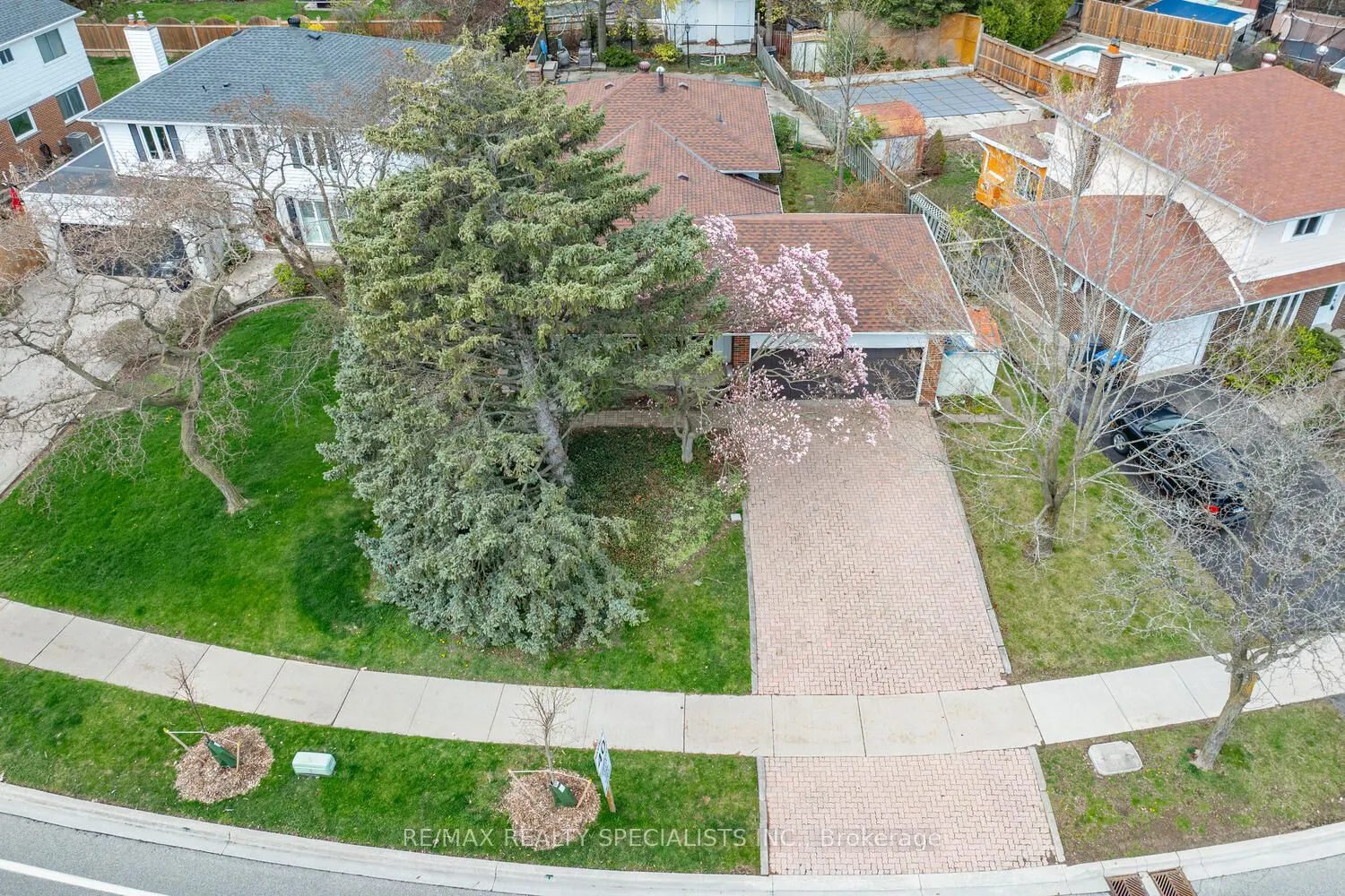 2202 Thorn Lodge Drive