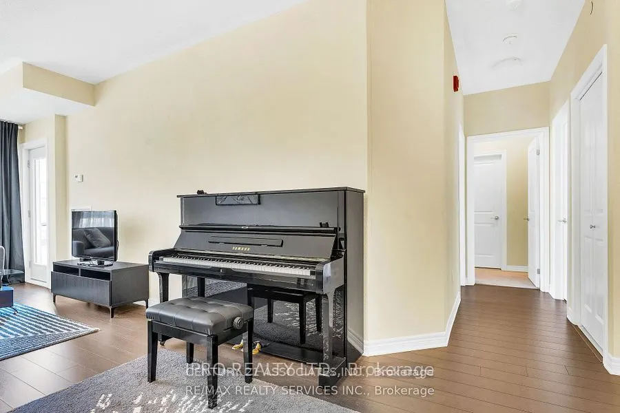 216 Oak Park Boulevard, #420