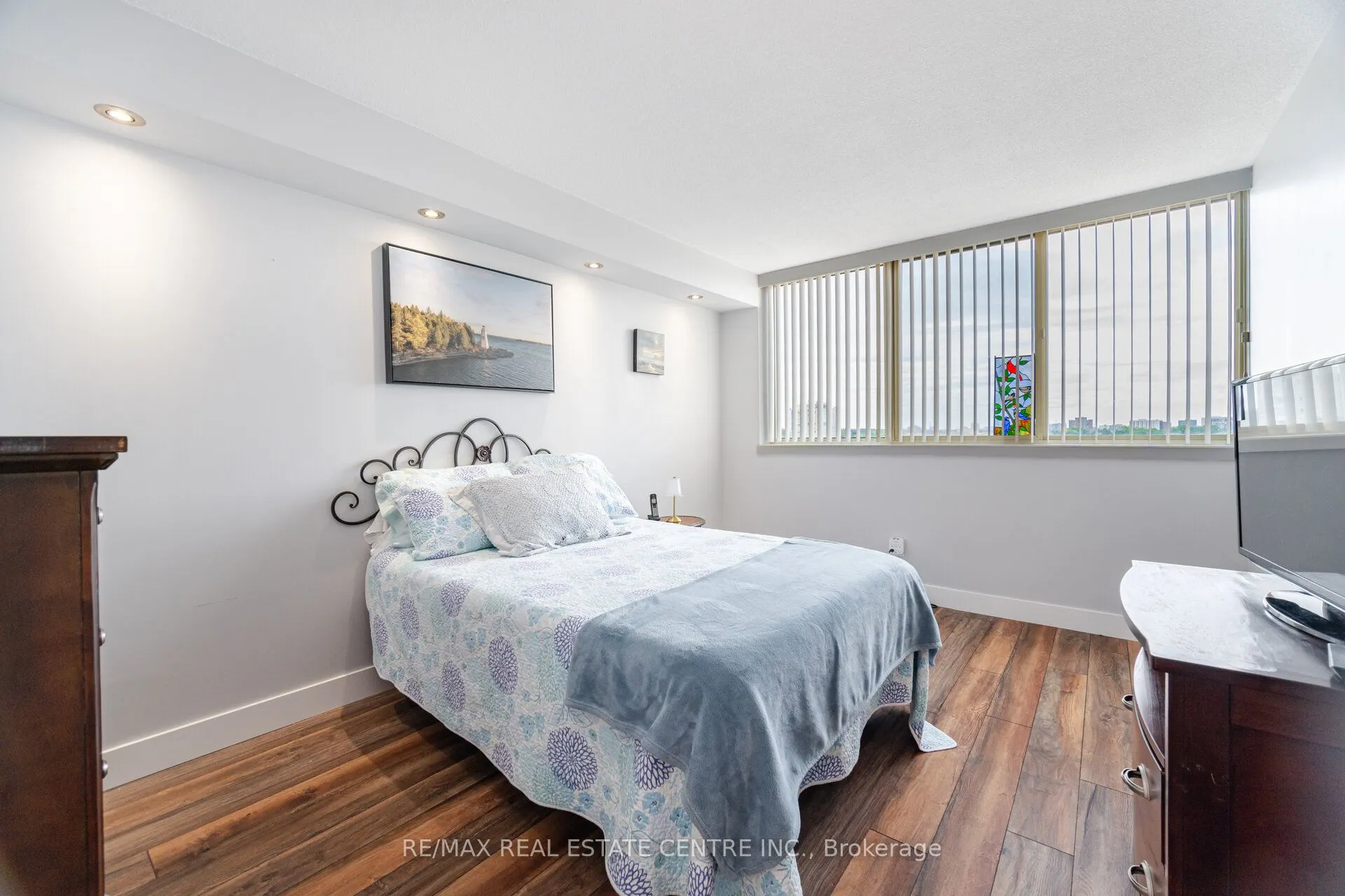 1360 Rathburn Road E, #705