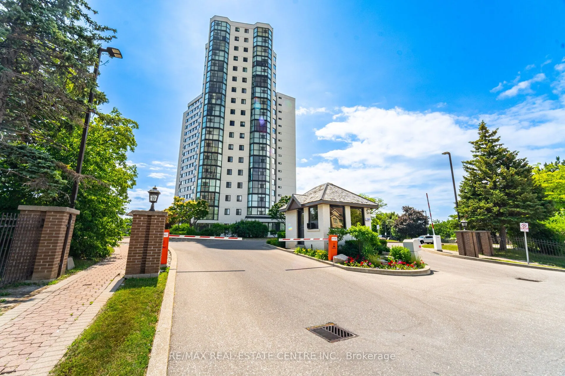 1360 Rathburn Road E, #705