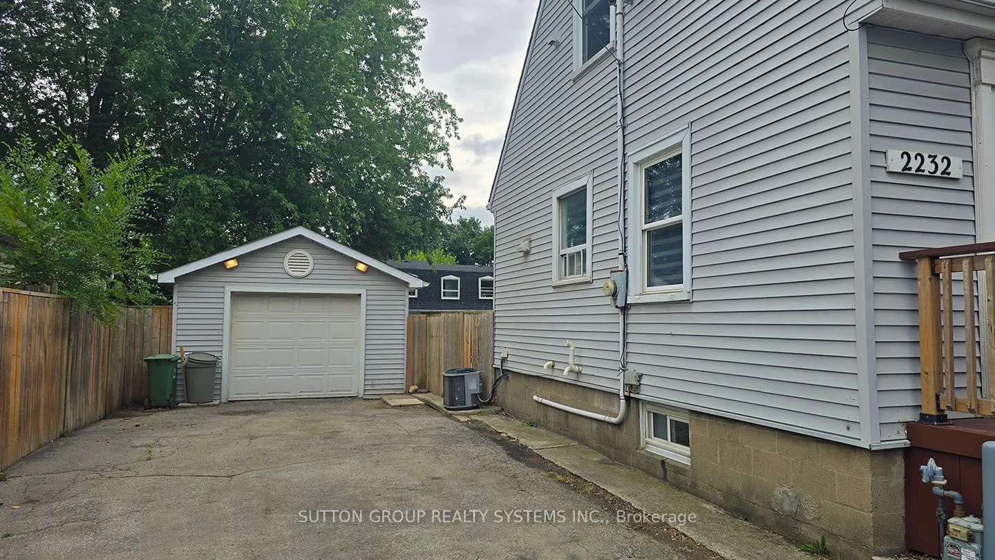 2232 Queensway Drive