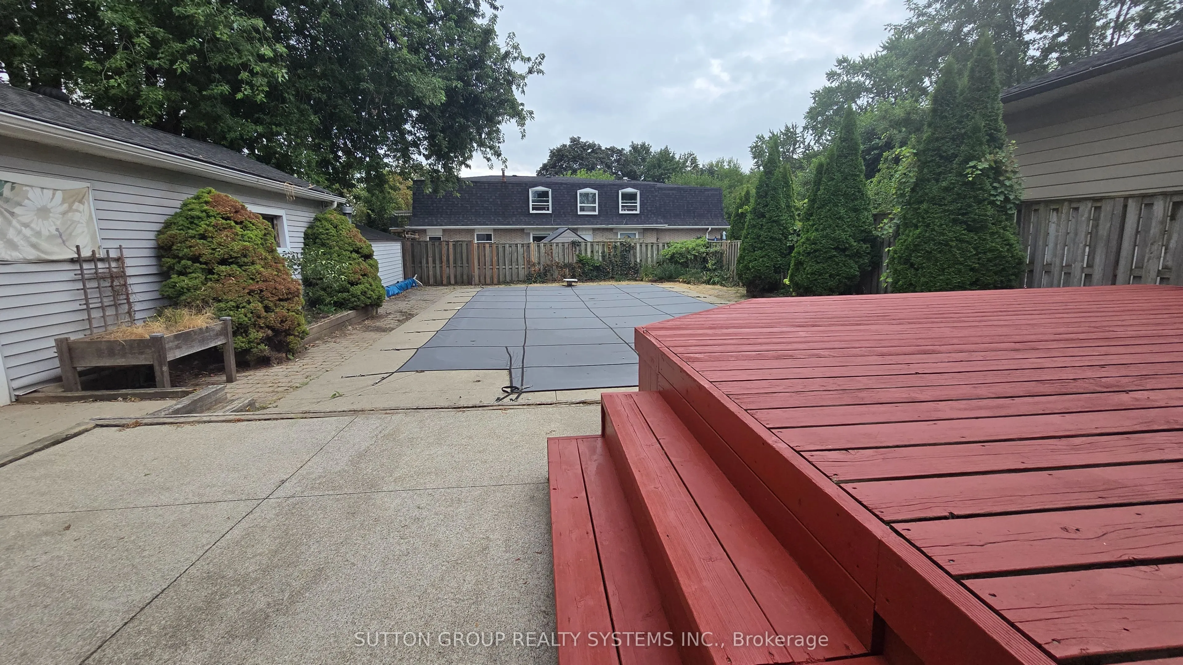 2232 Queensway Drive