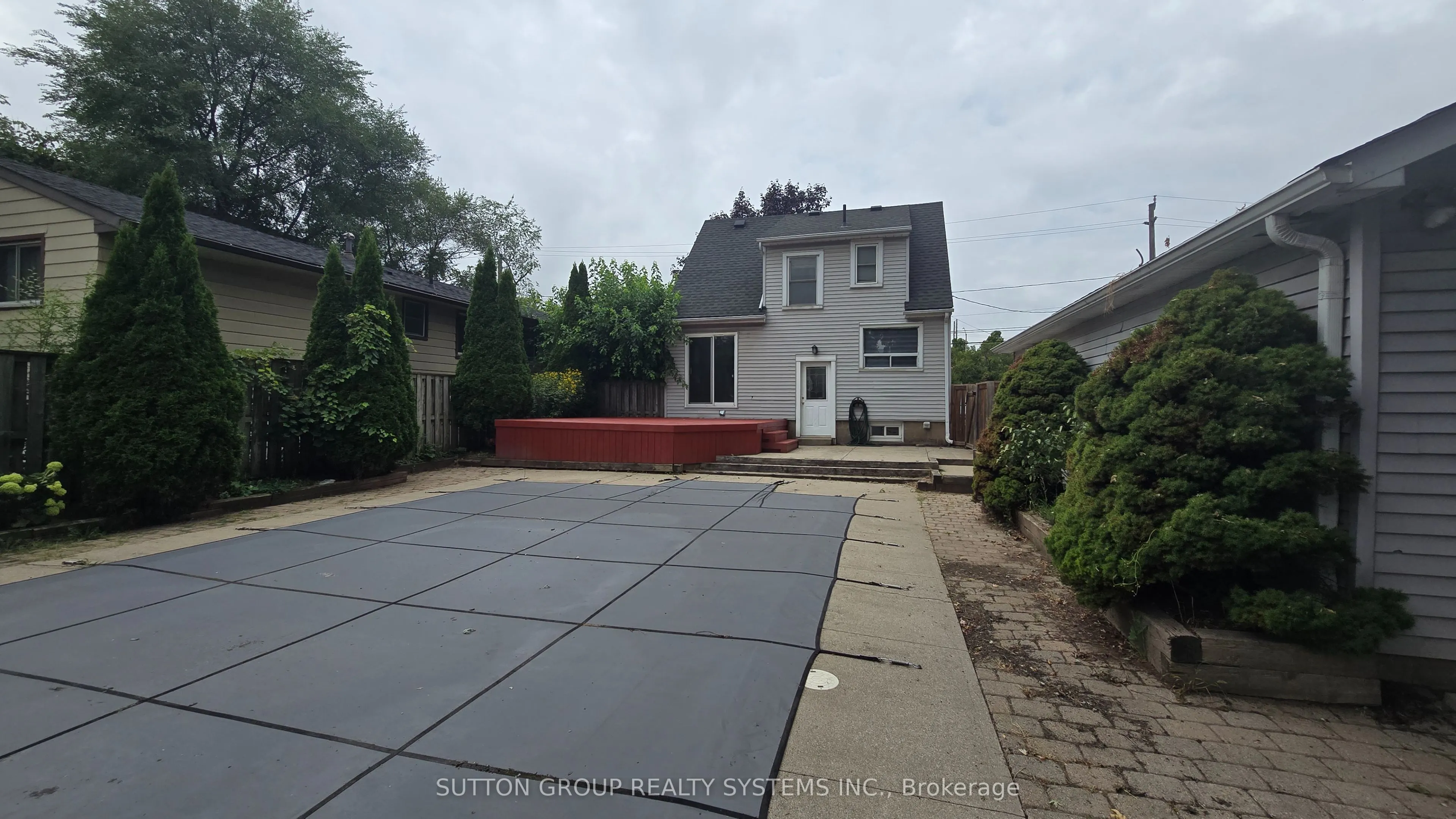 2232 Queensway Drive