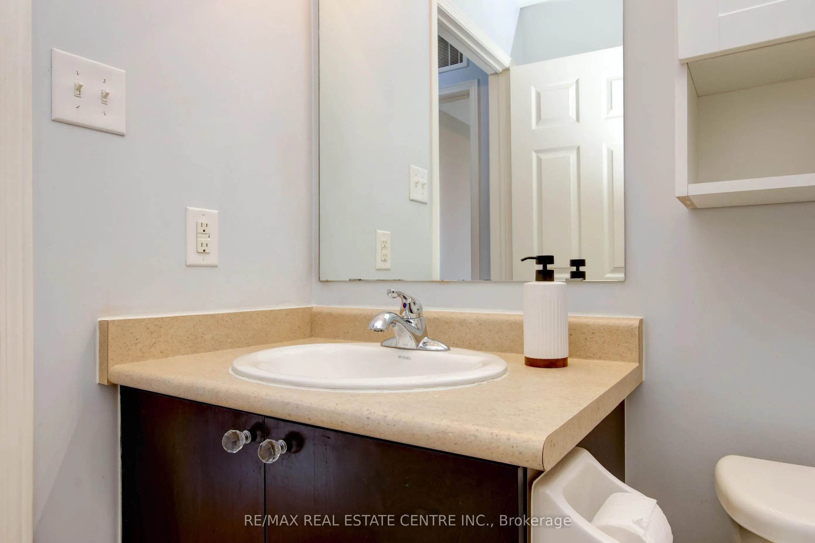 3050 Erin Centre Boulevard, #190