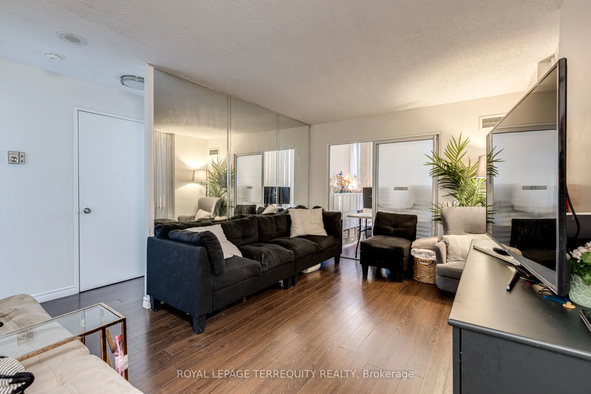 155 Hillcrest Avenue, #712
