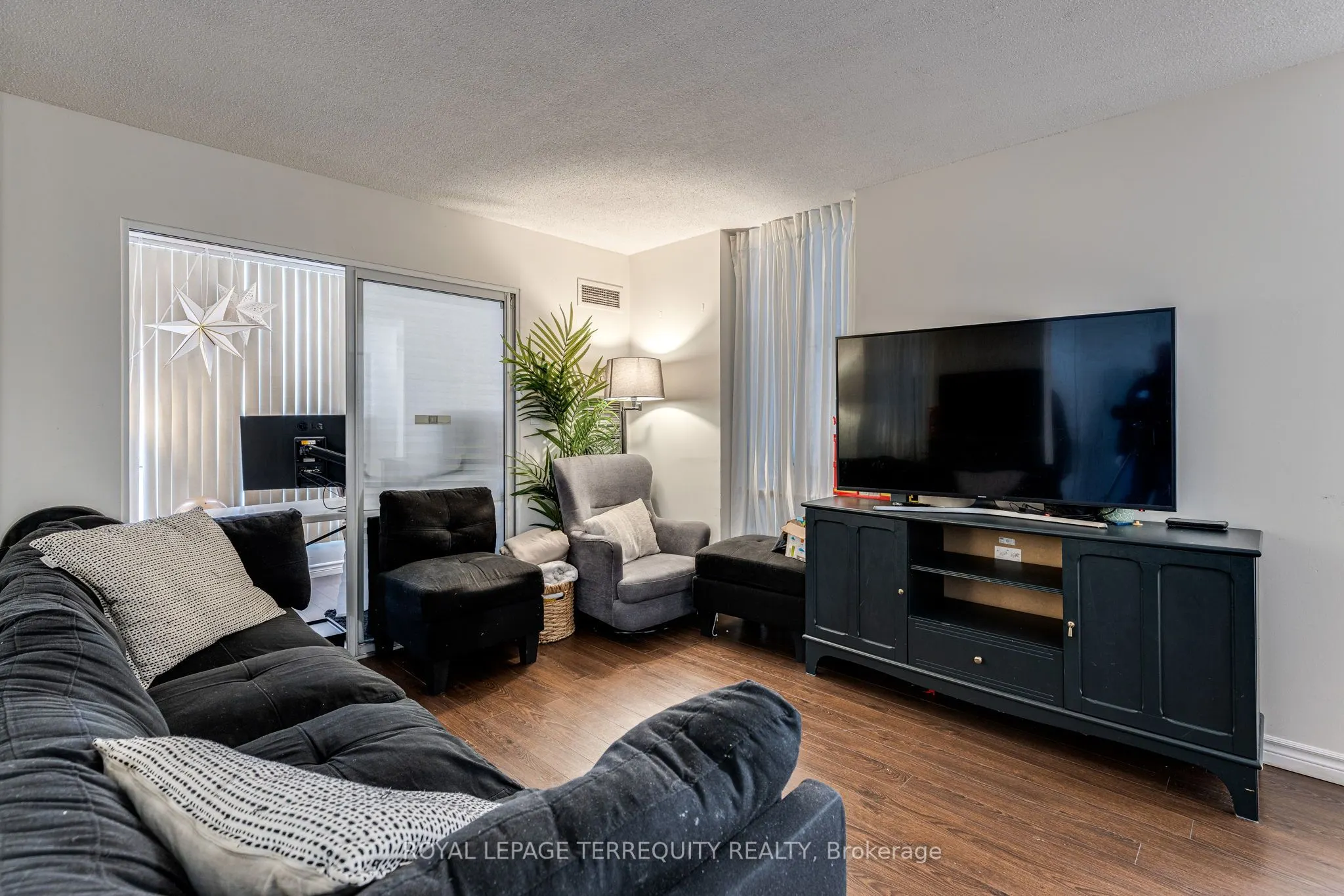 155 Hillcrest Avenue, #712