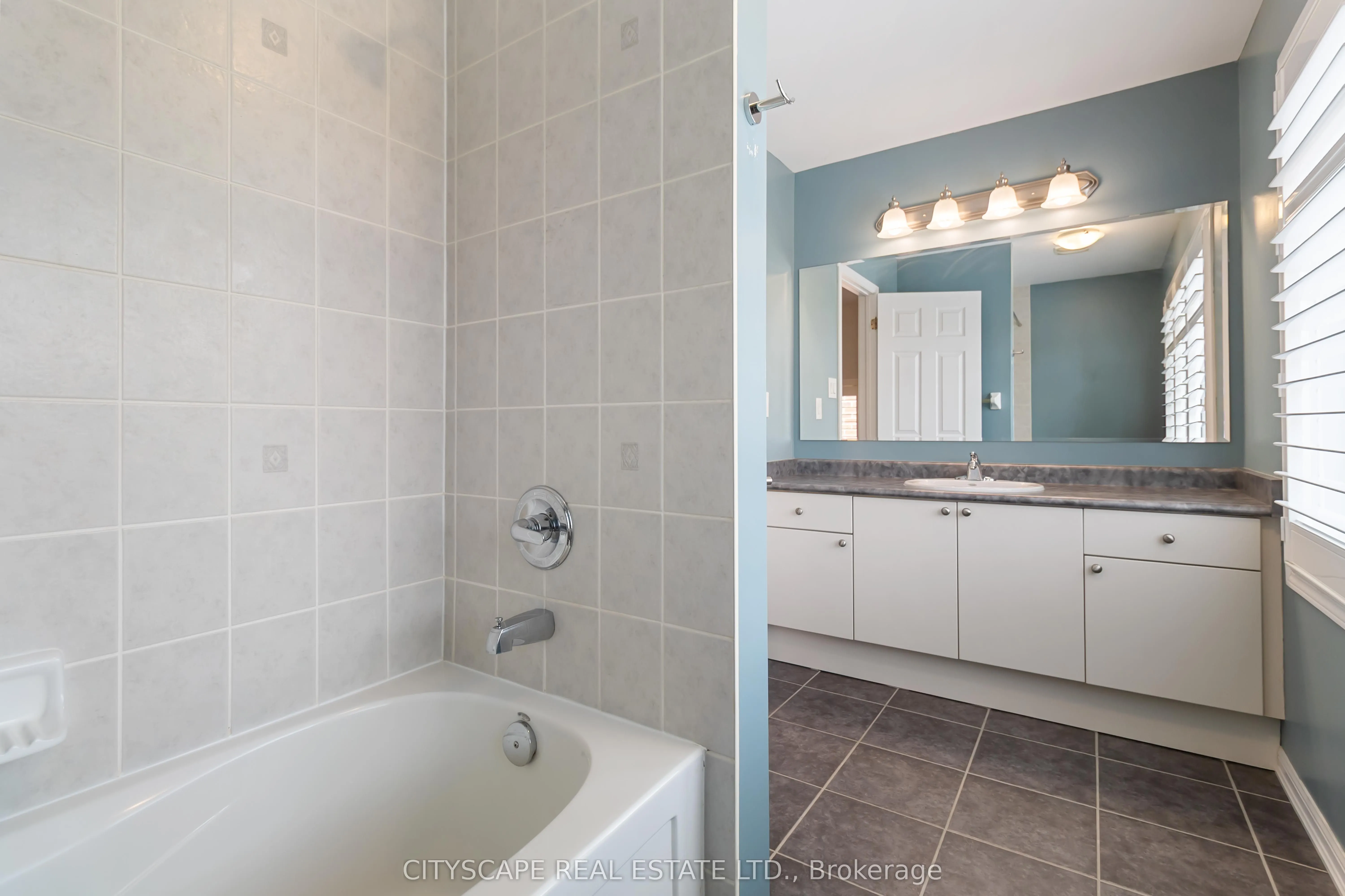 256 Whetham Heights