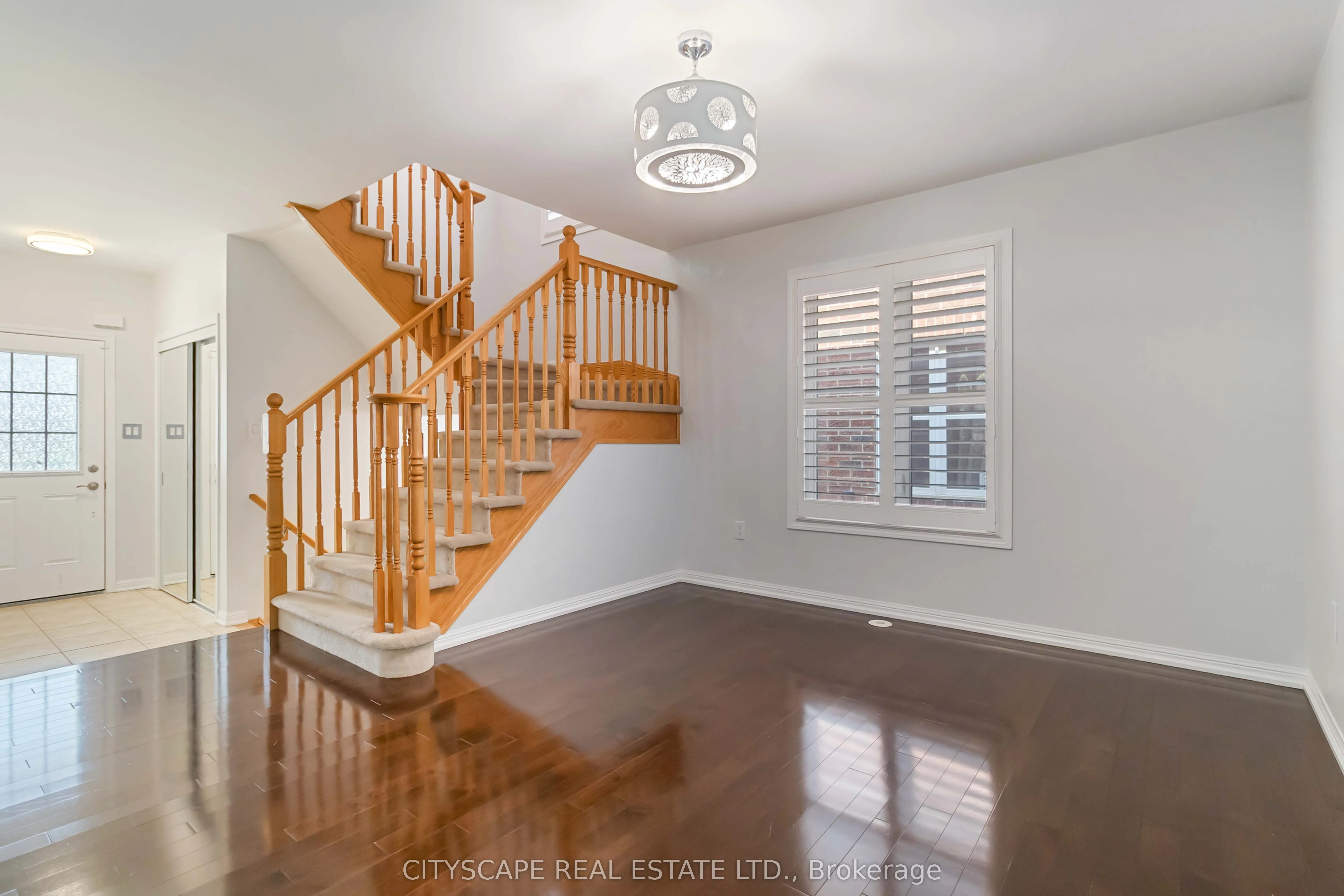 256 Whetham Heights