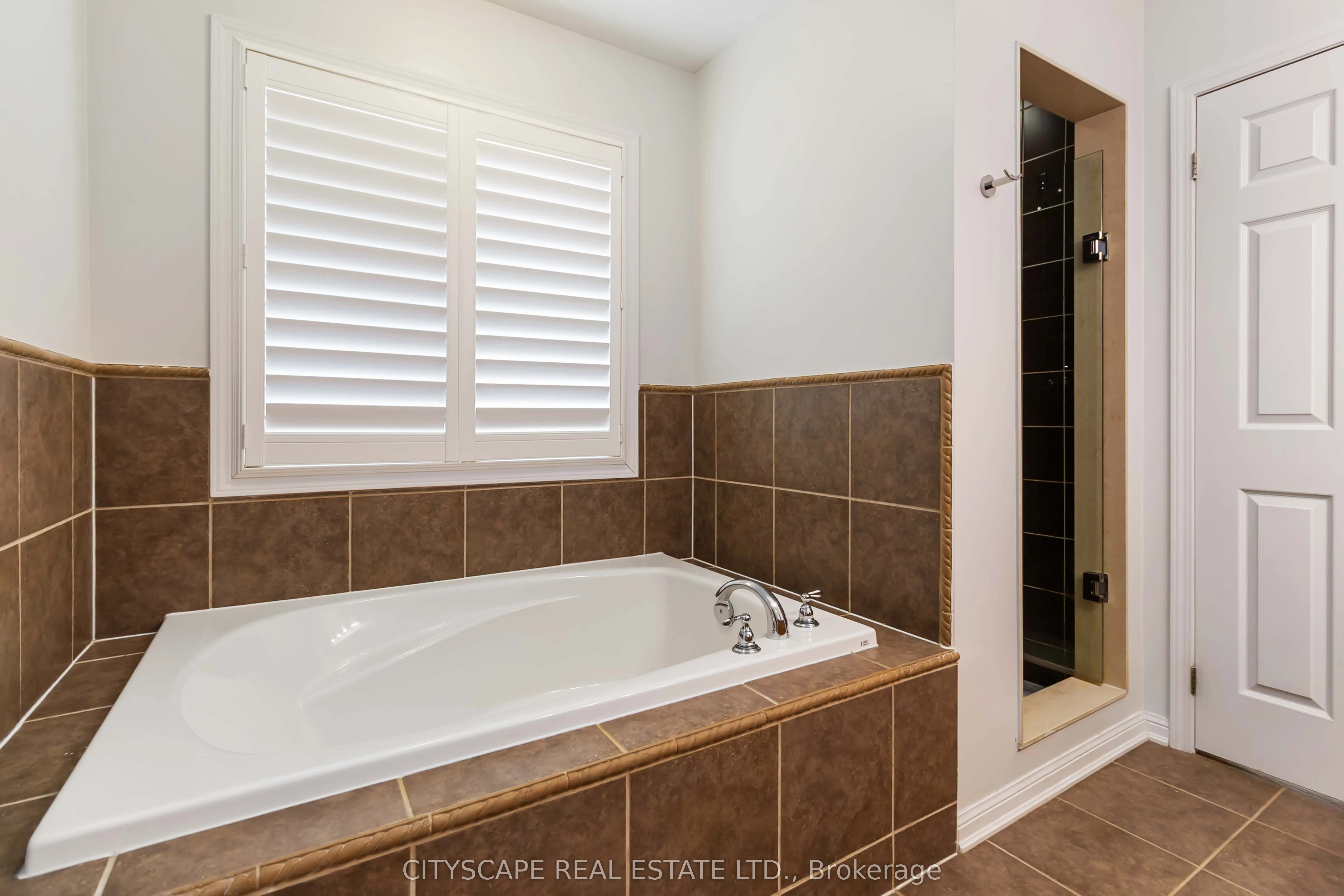 256 Whetham Heights