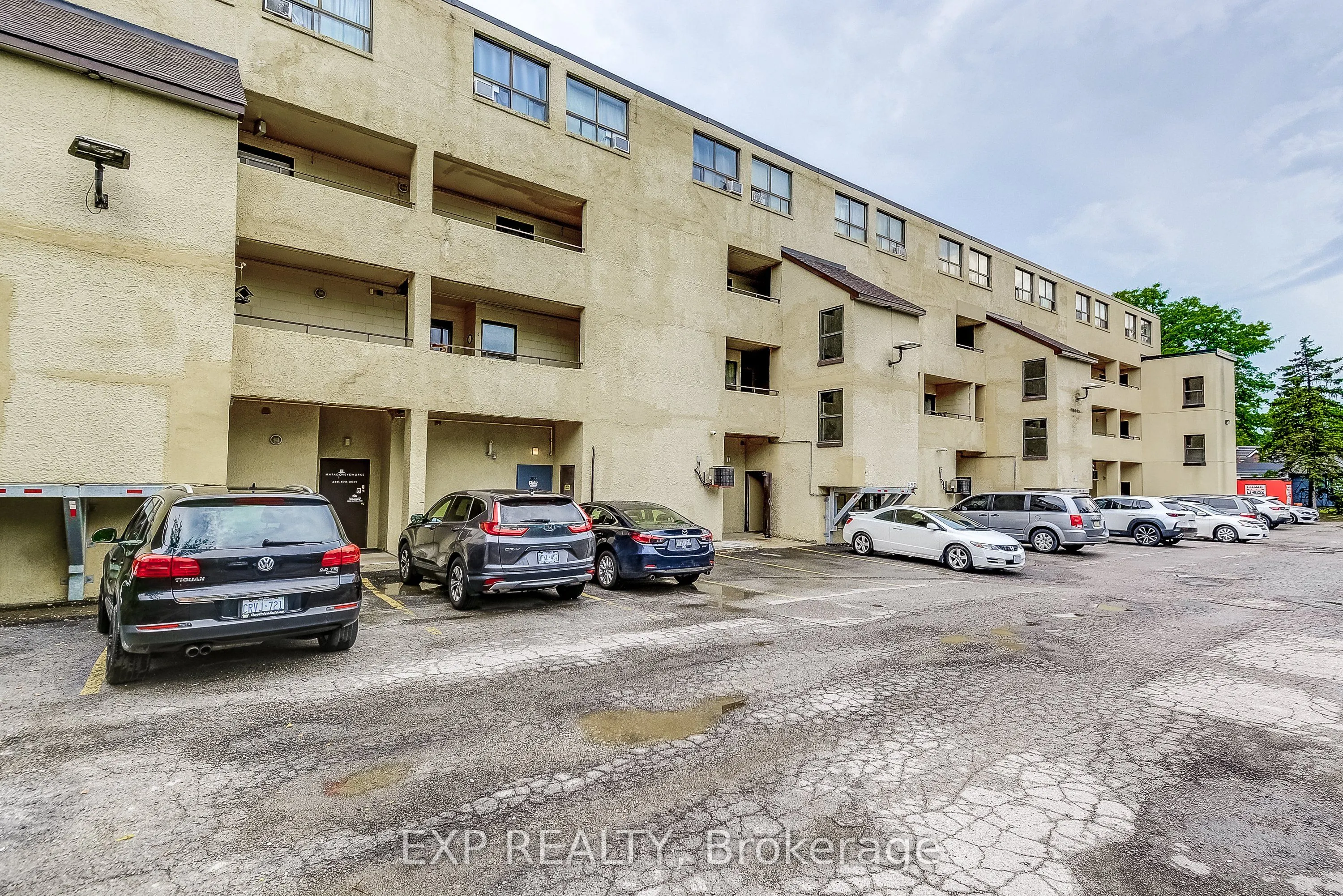11 Court Street N, #6