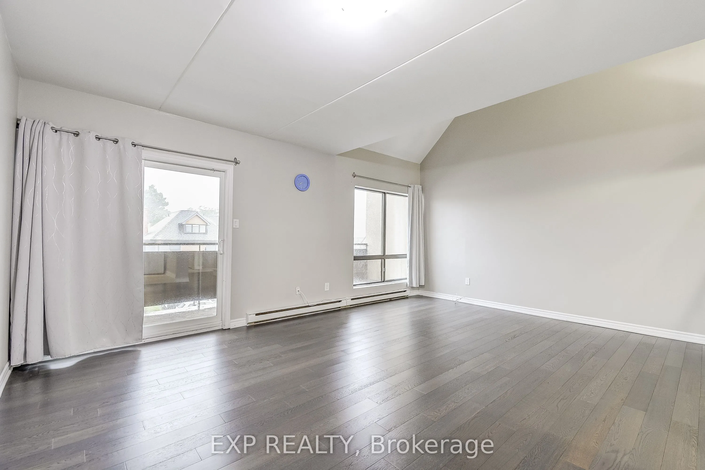 11 Court Street N, #6