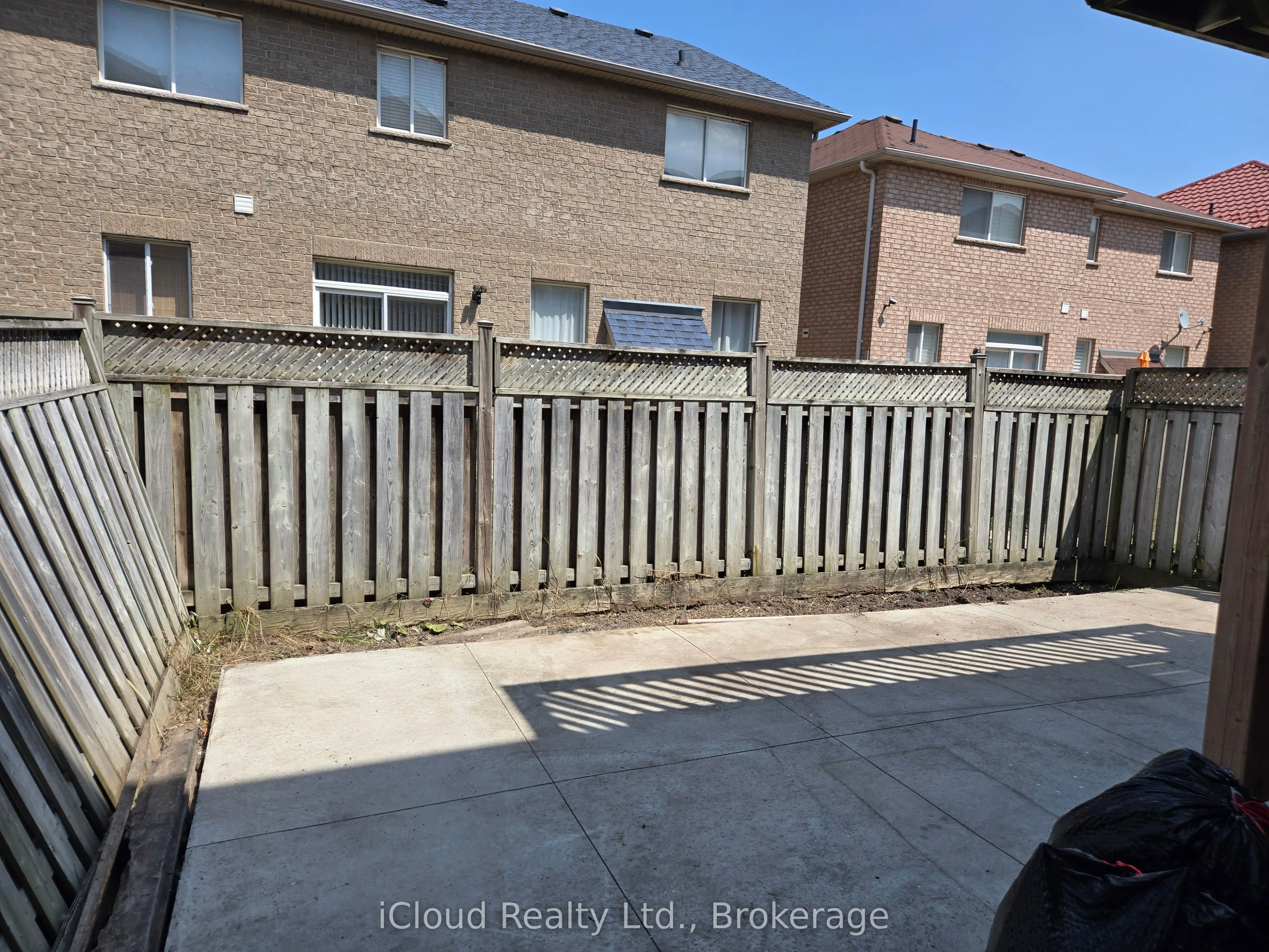 52 Domenico Crescent
