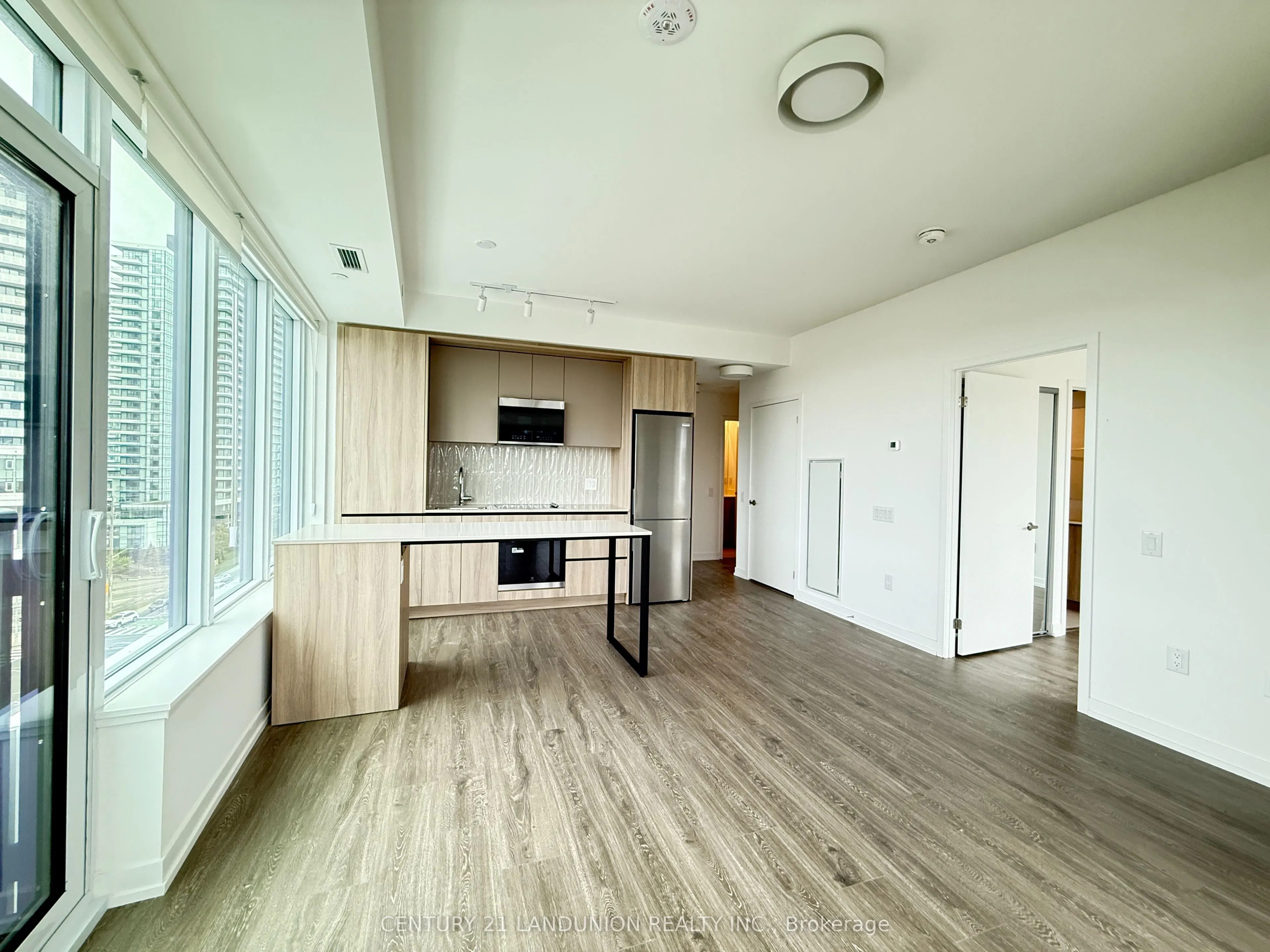 2485 Eglinton Avenue W, #917