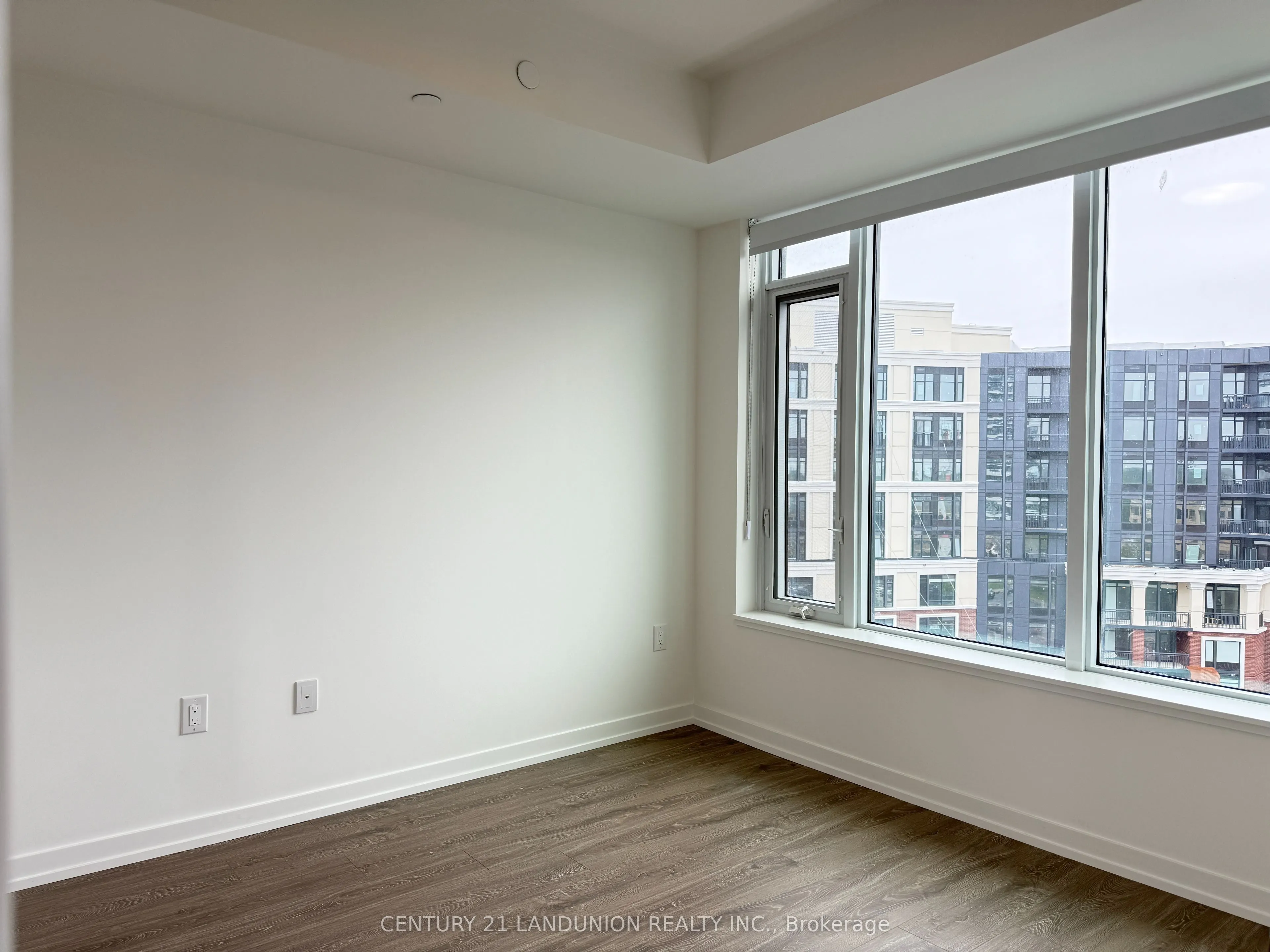 2485 Eglinton Avenue W, #917