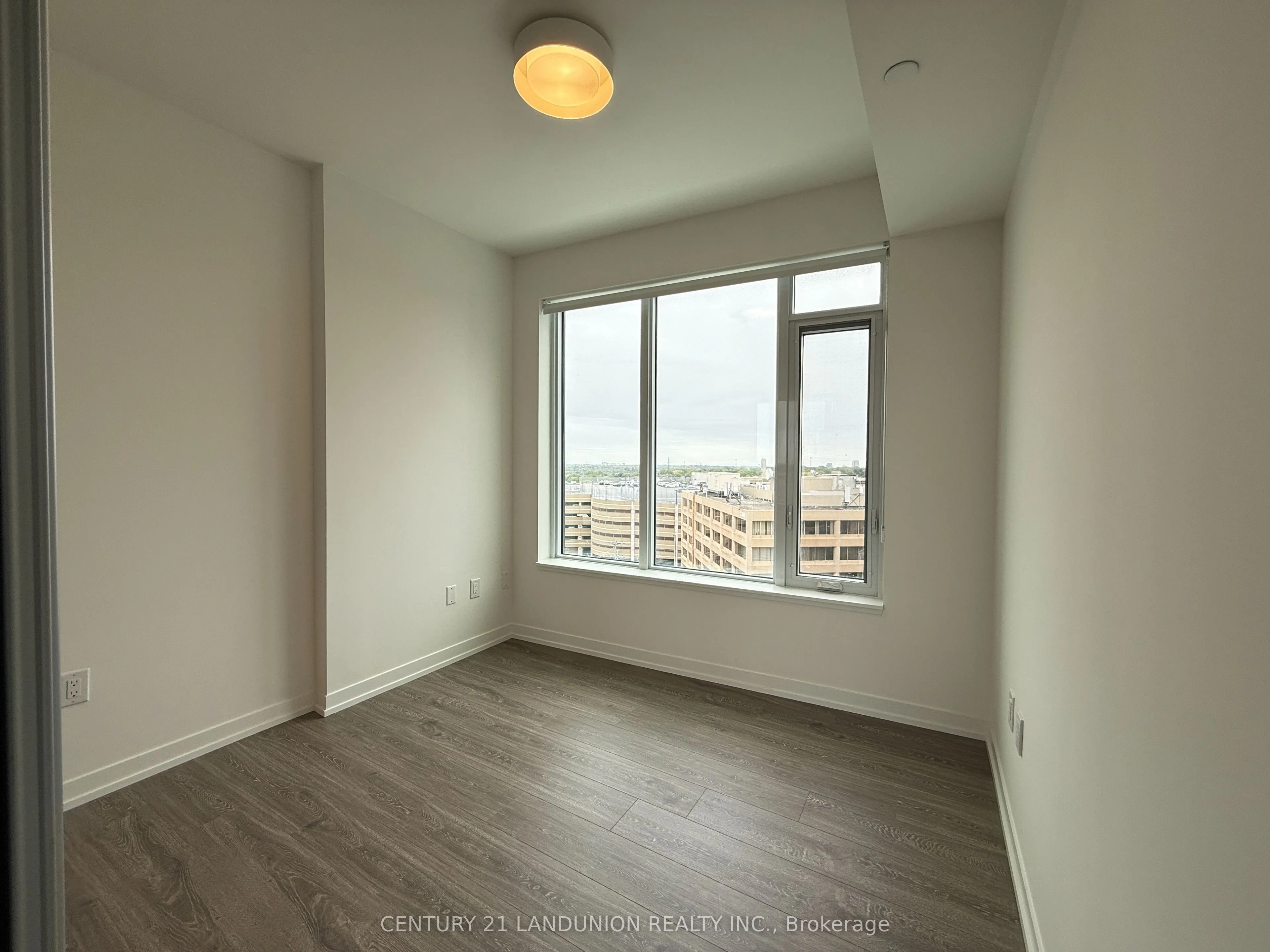 2485 Eglinton Avenue W, #917
