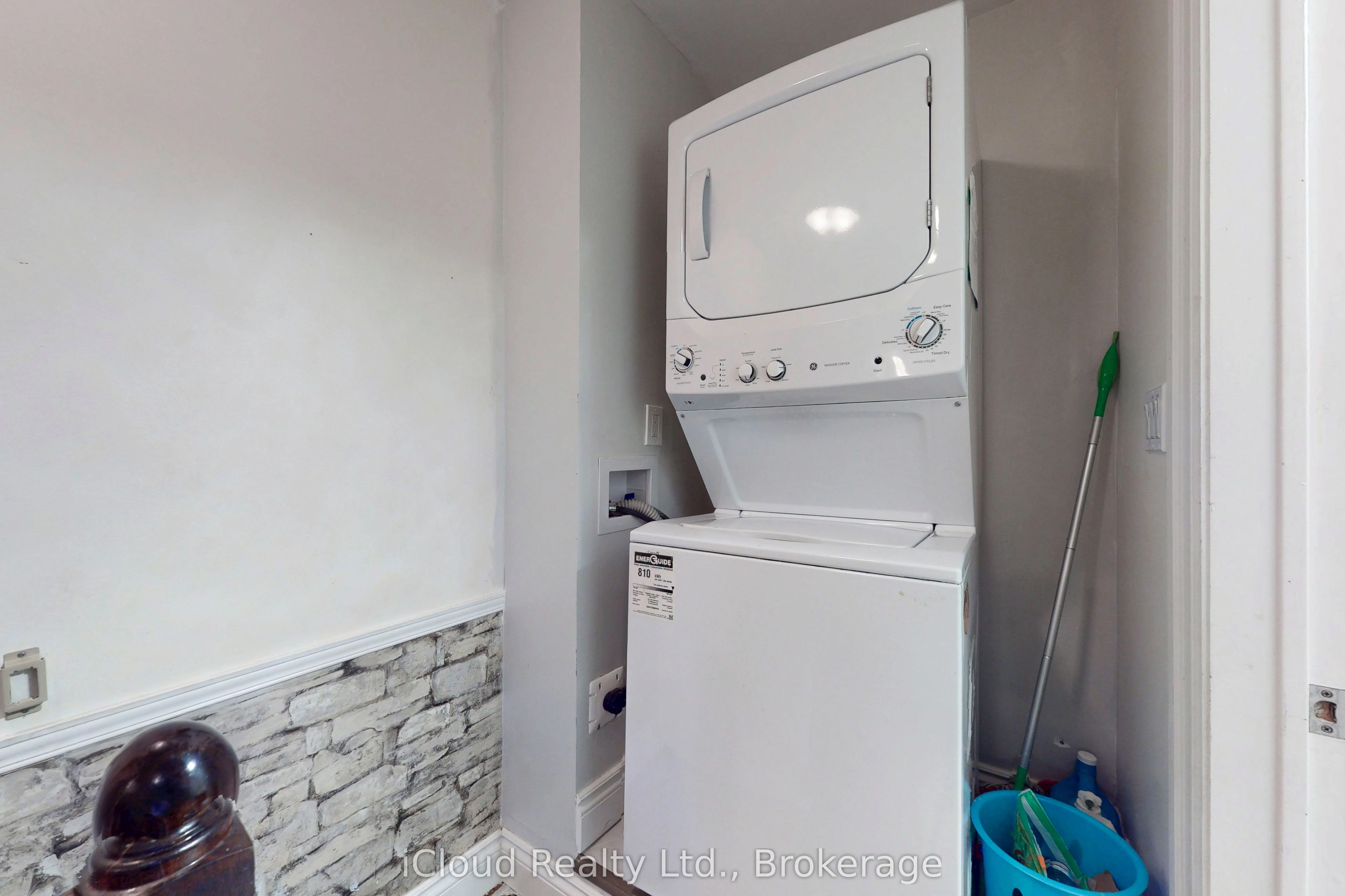 275 Blackthorn Avenue, #Upper