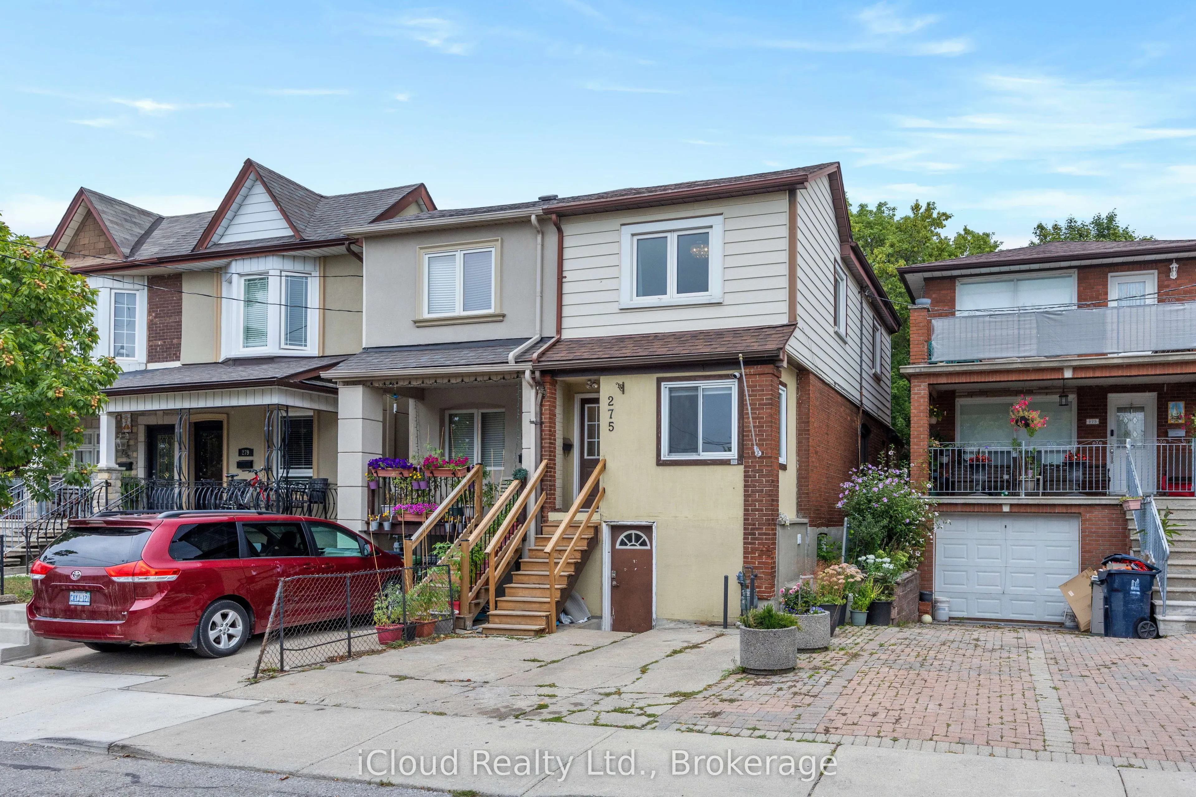 275 Blackthorn Avenue, #Upper