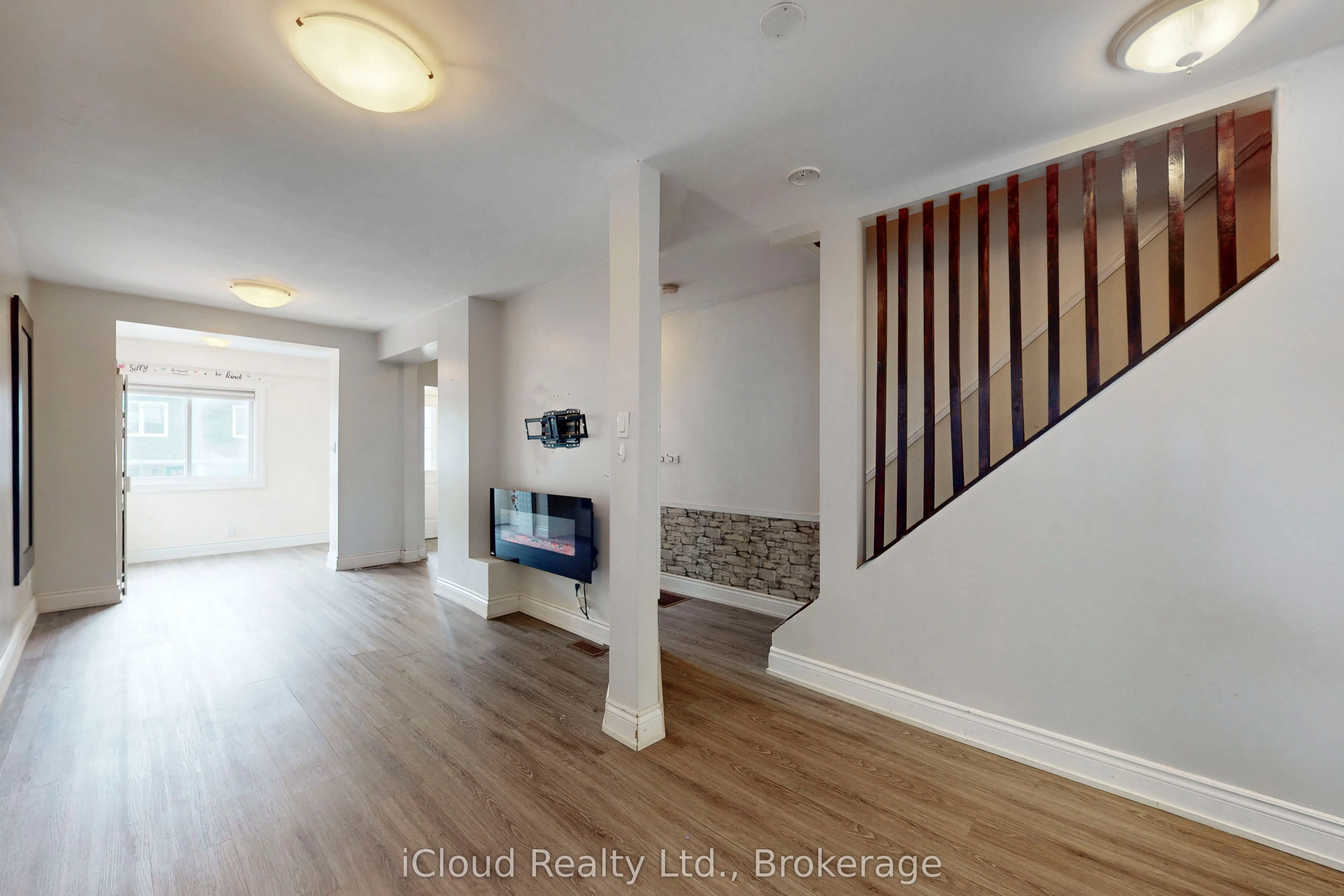275 Blackthorn Avenue, #Upper