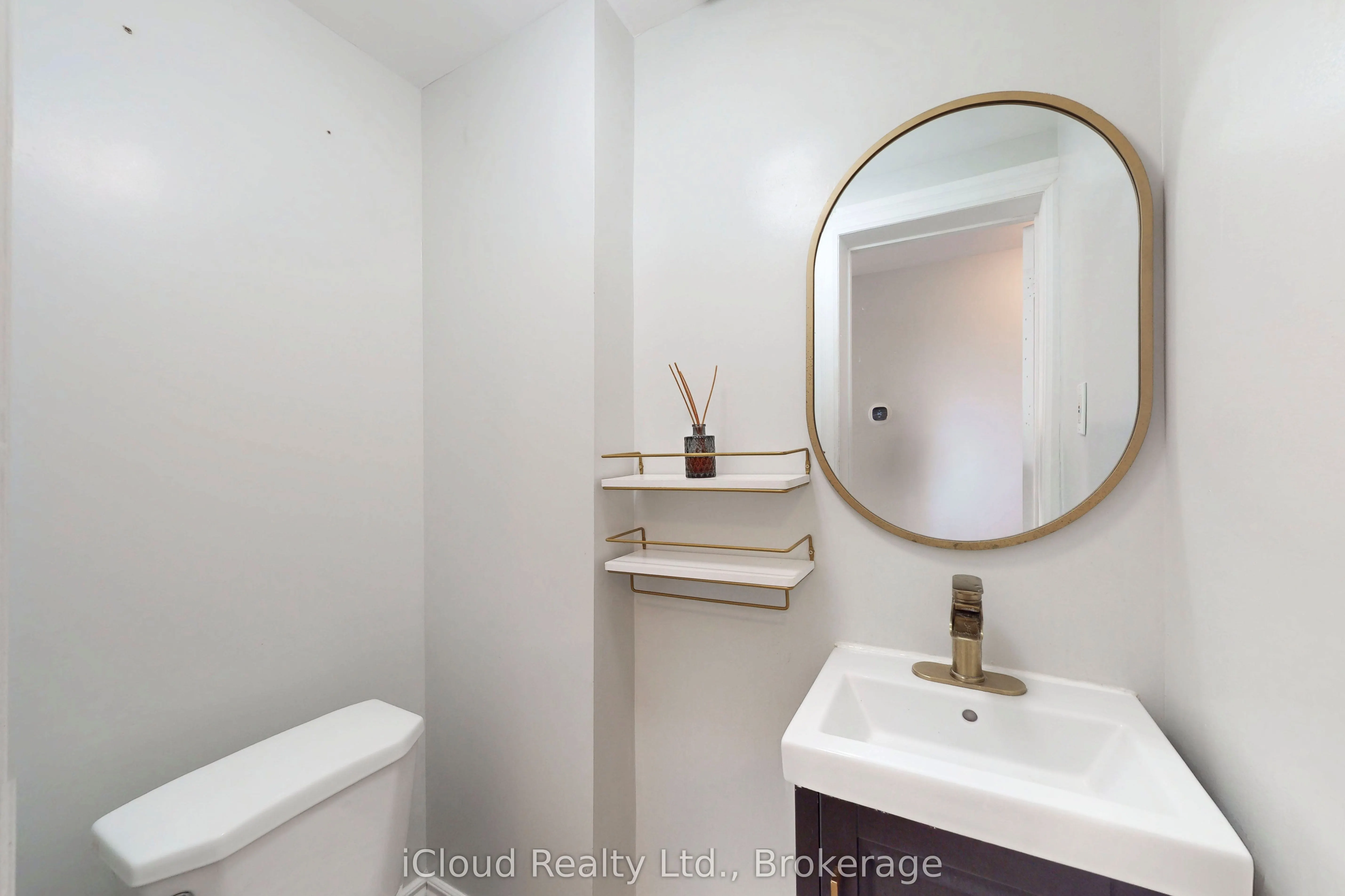 275 Blackthorn Avenue, #Upper