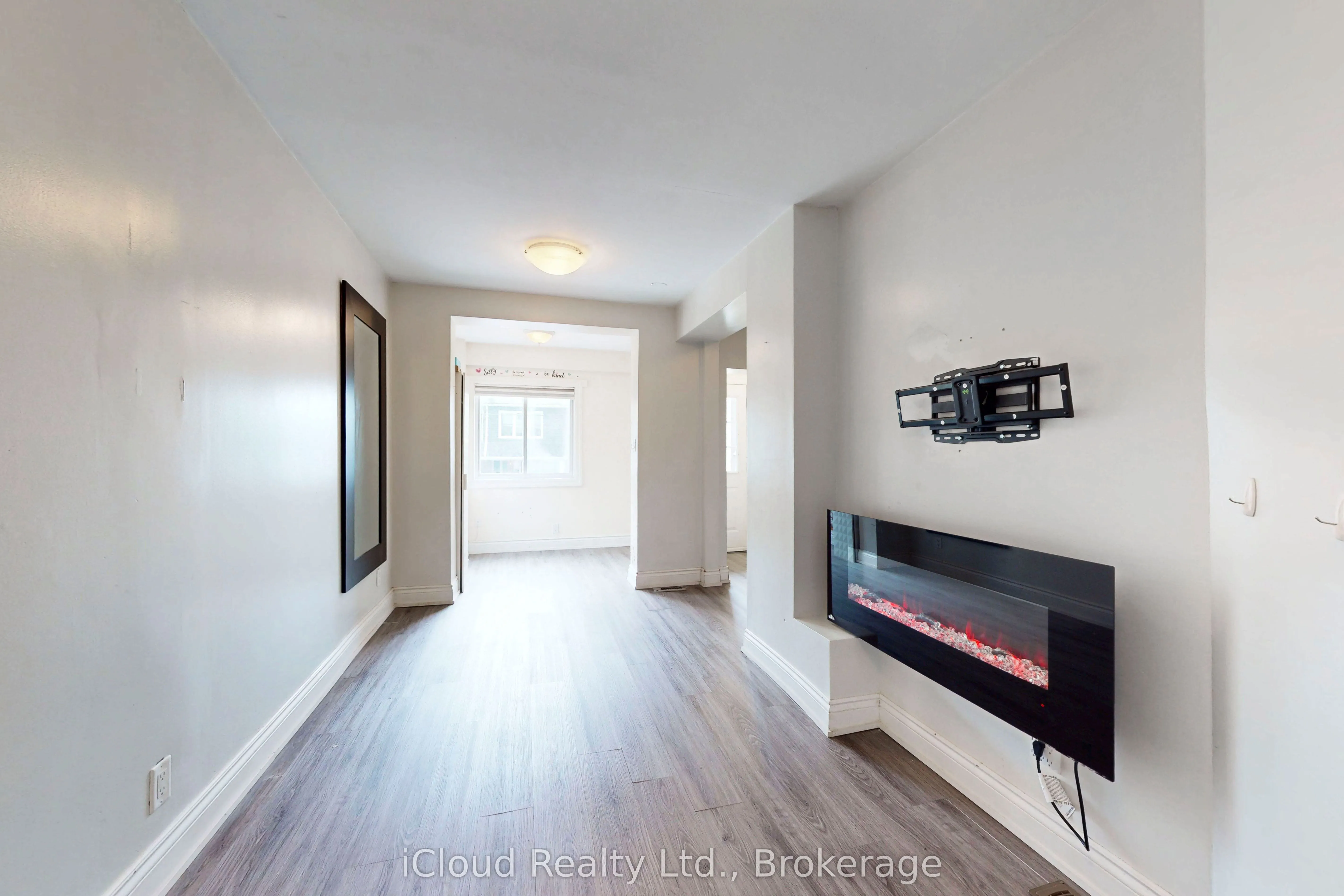 275 Blackthorn Avenue, #Upper