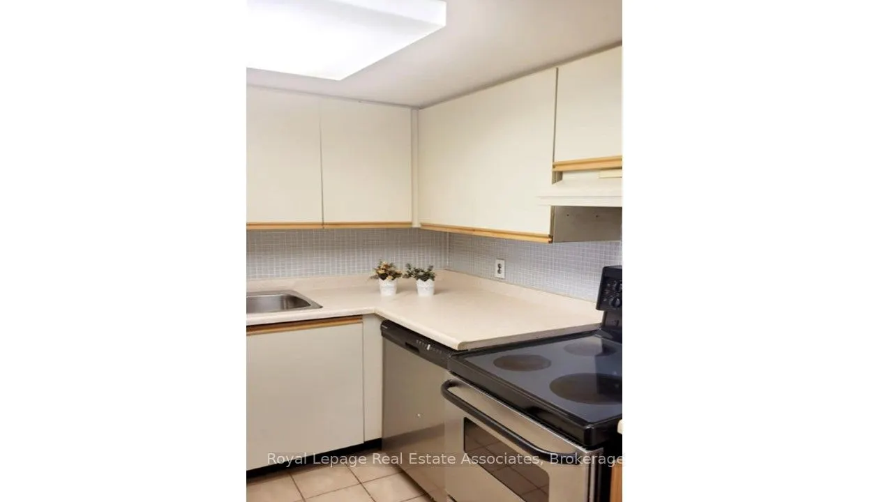 25 Agnes Street, #404