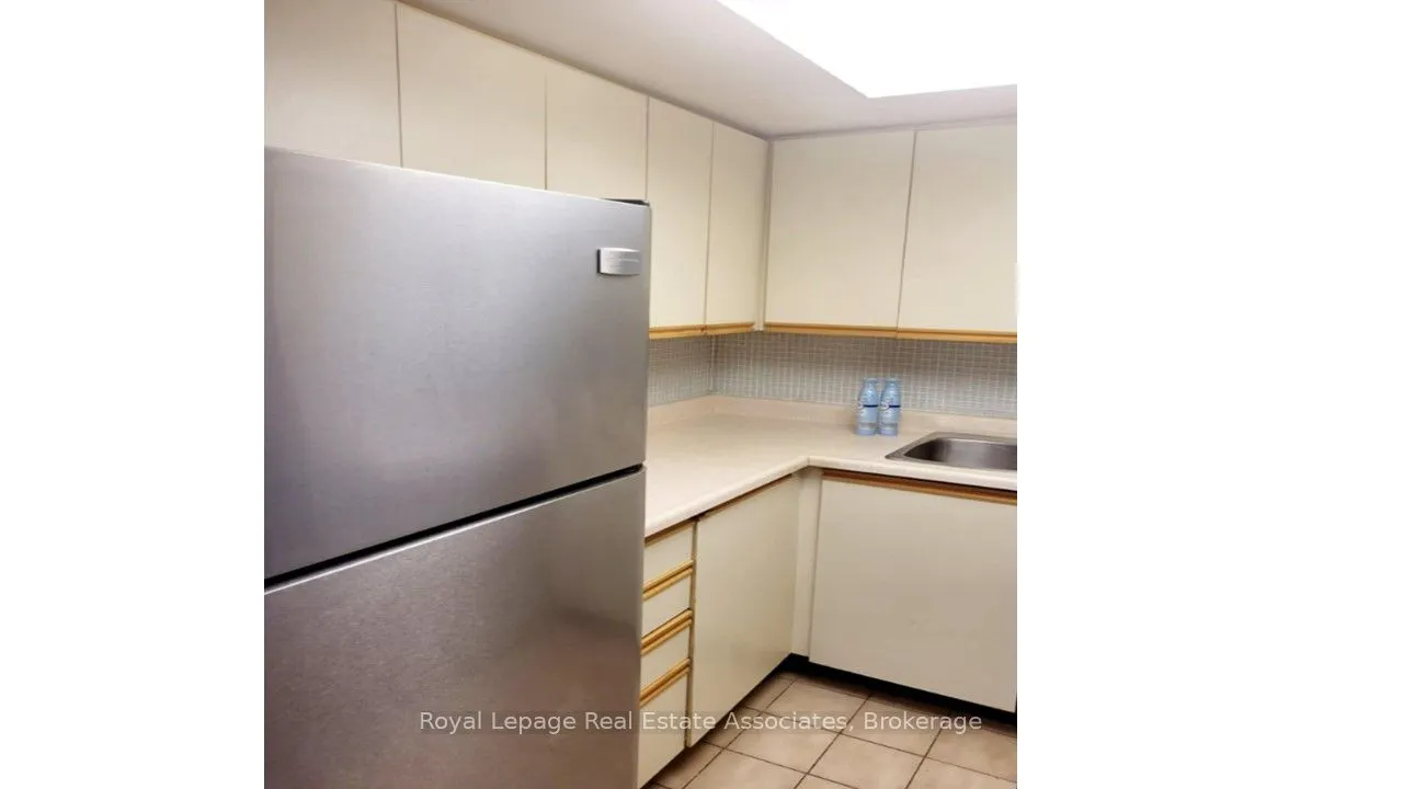 25 Agnes Street, #404