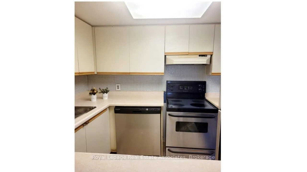 25 Agnes Street, #404