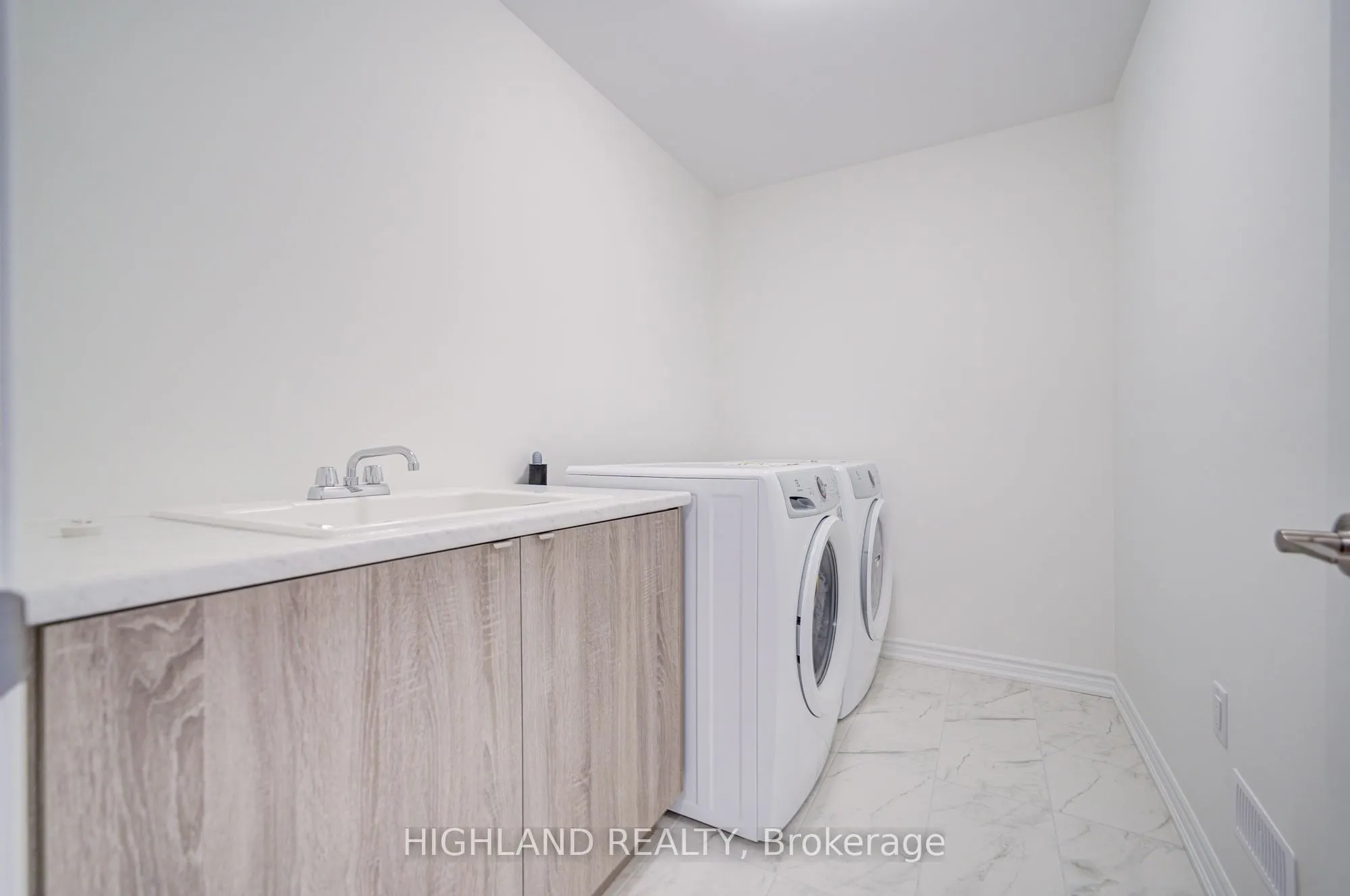 3075 Robert Lamb Boulevard