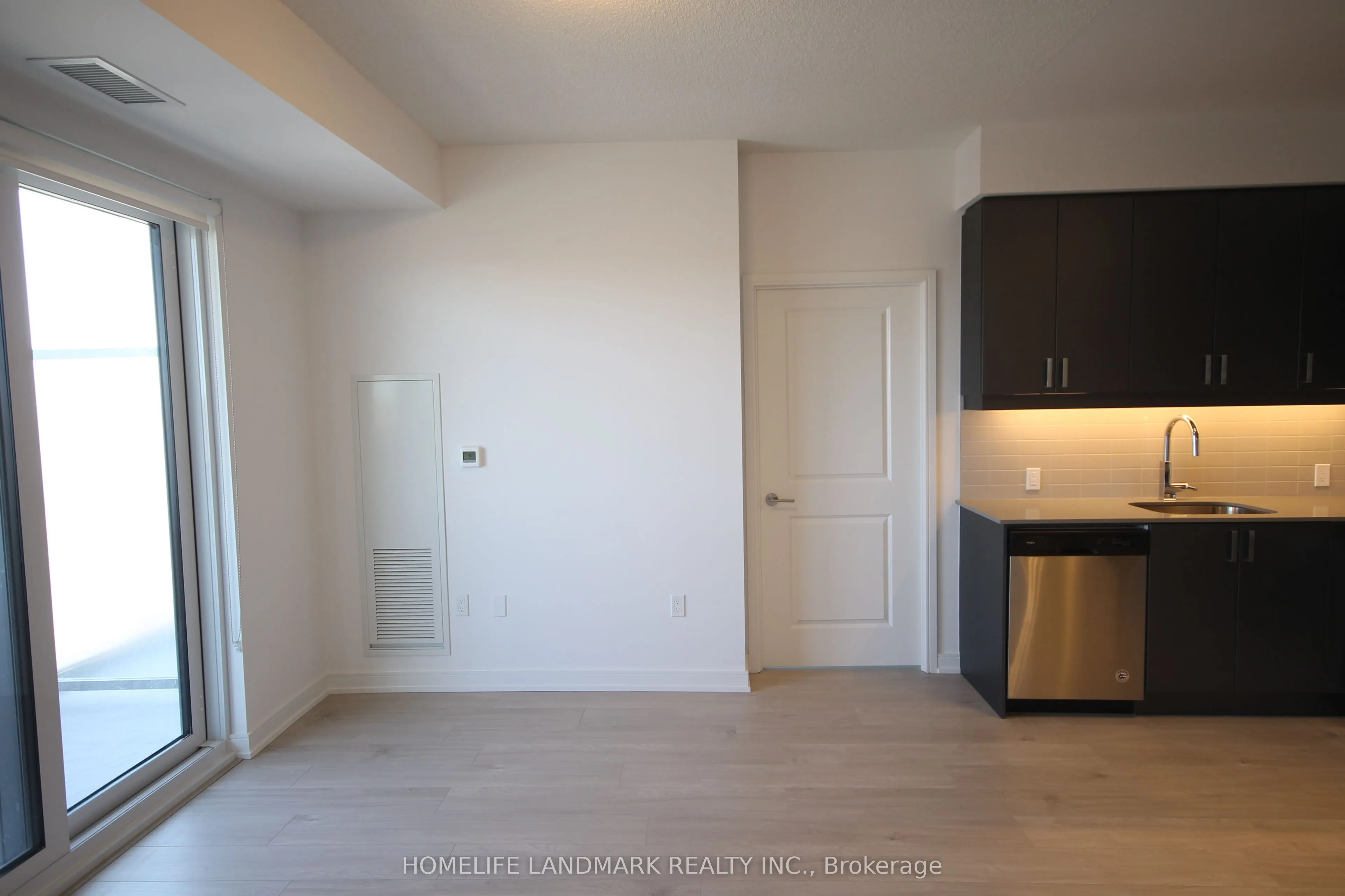 8 Nahani Way, #622