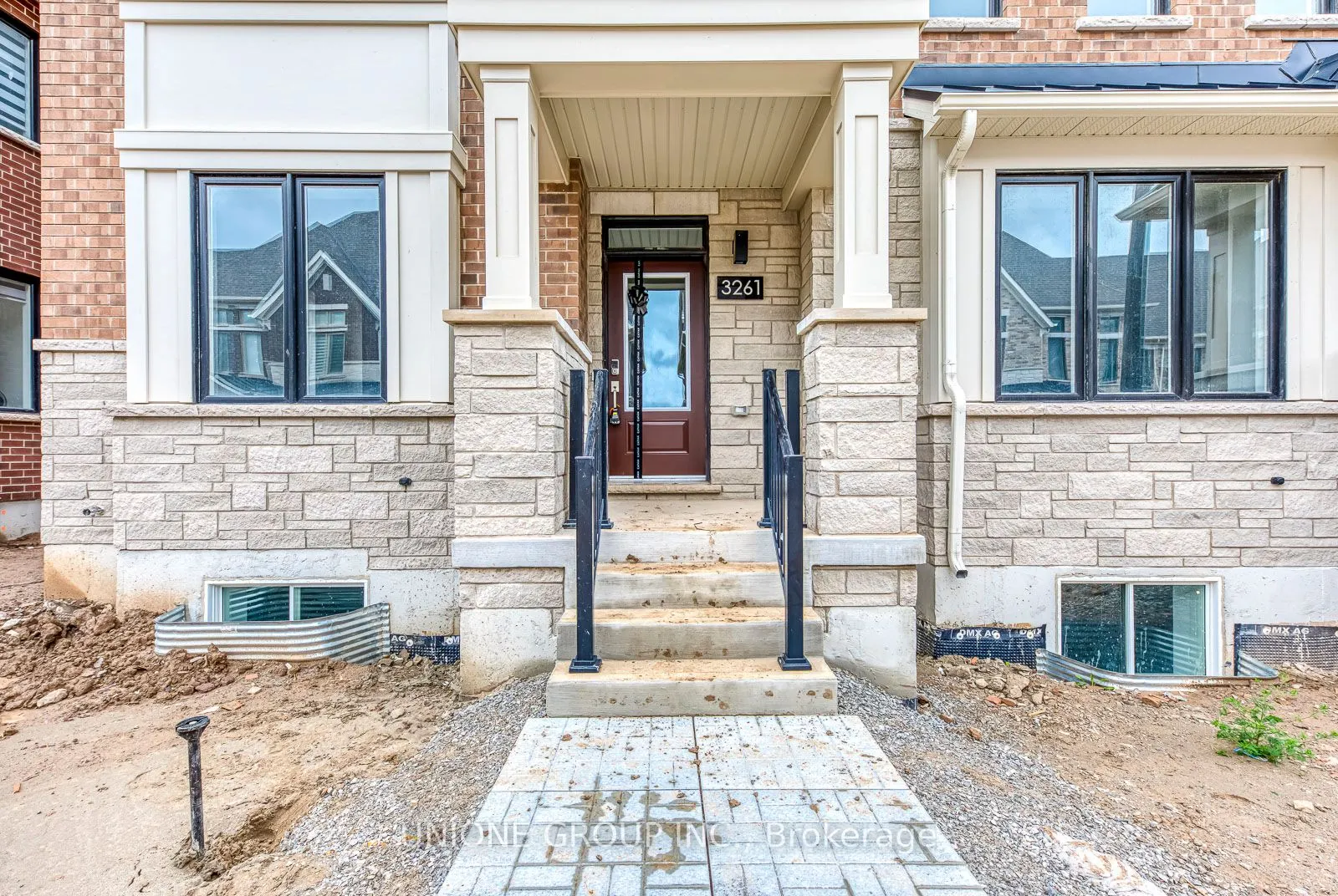 3261 Crystal Drive