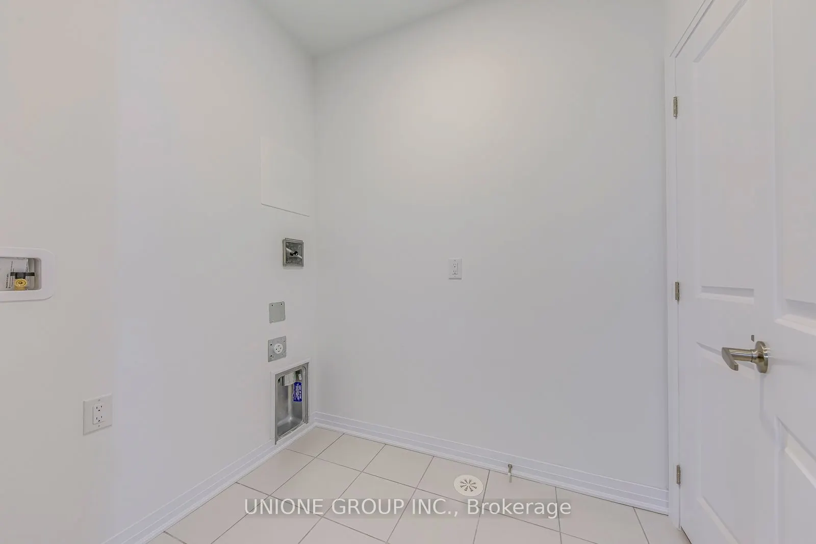 3261 Crystal Drive