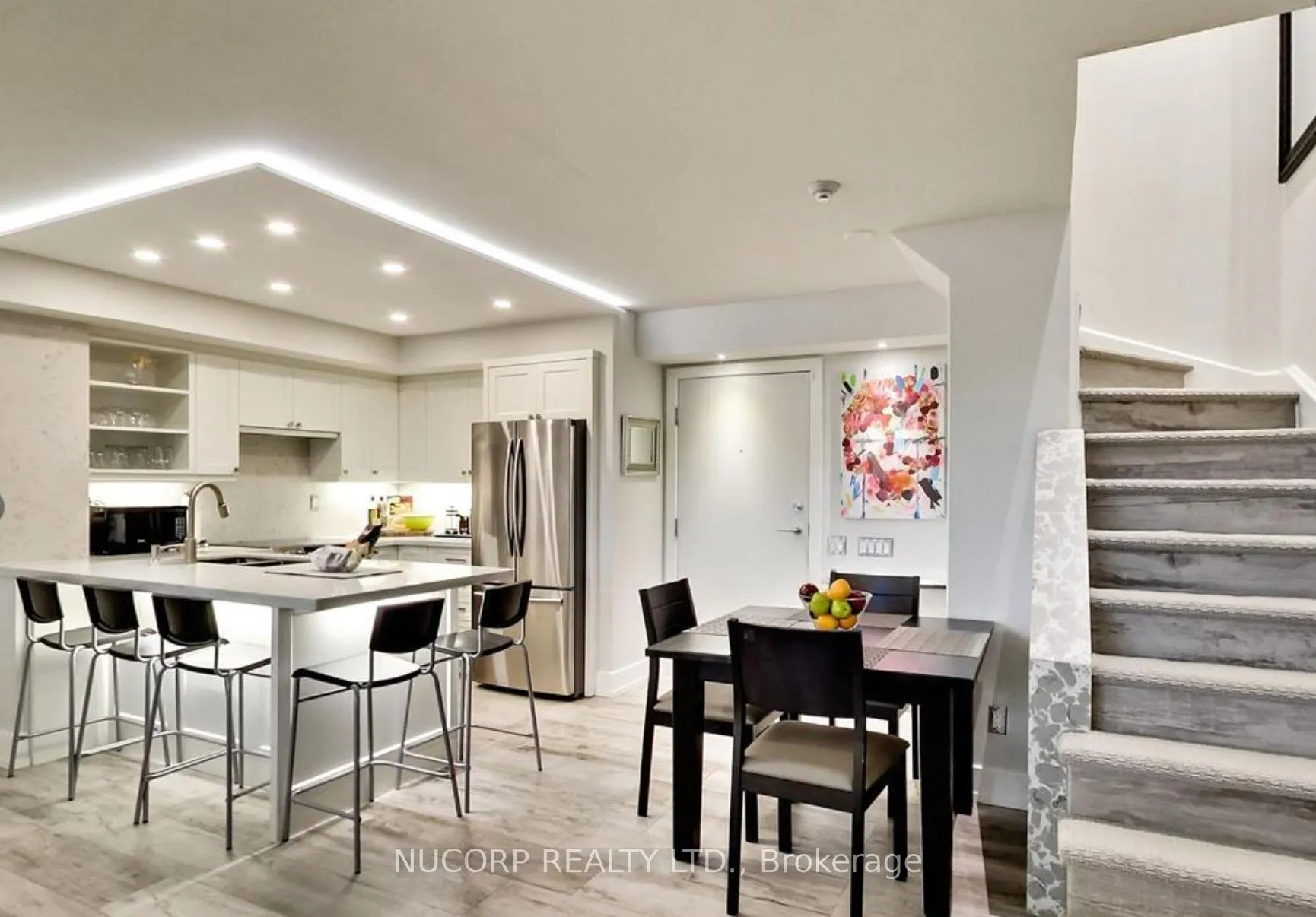 1040 The Queensway, #114